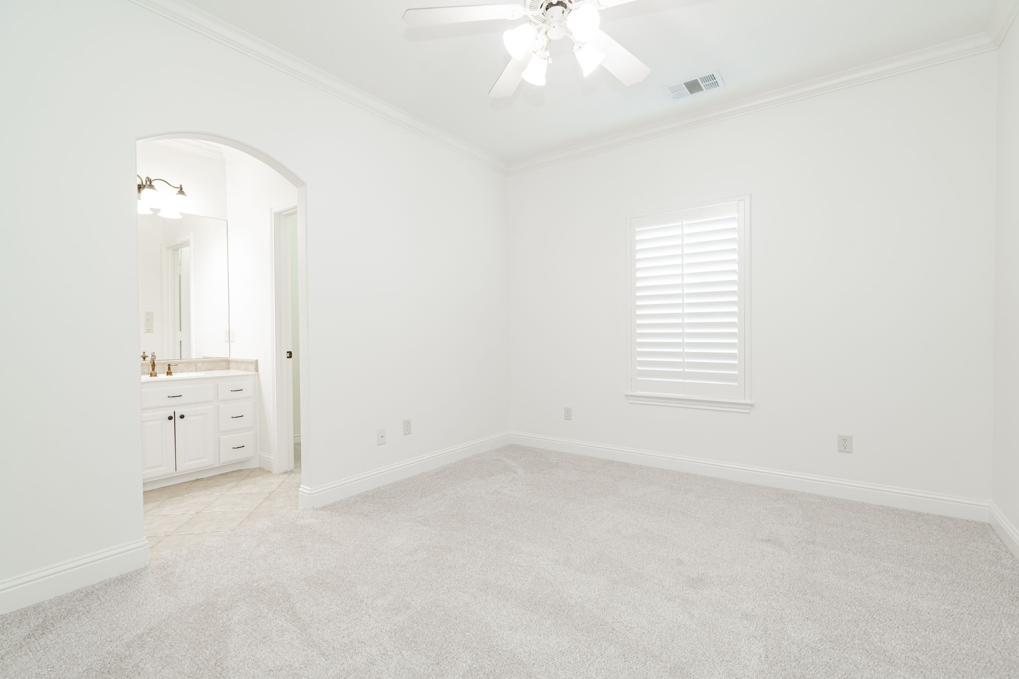 160 Stoneleigh Drive