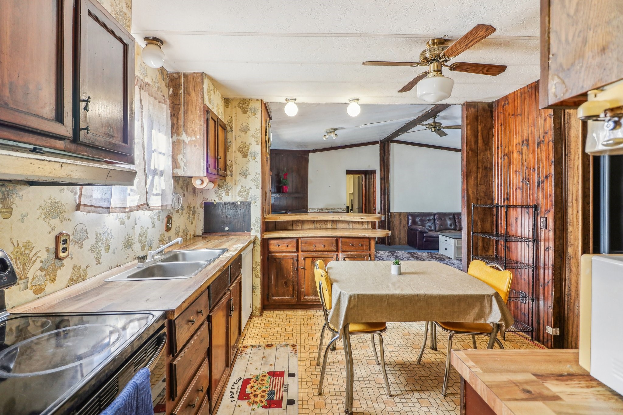 7015 Russell Curry Road