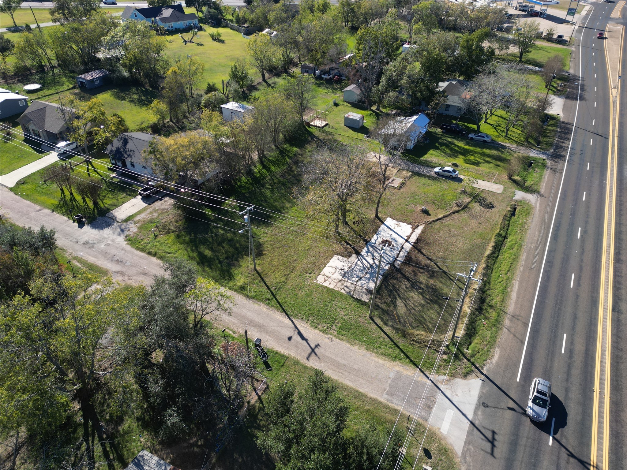 1514 E US-80