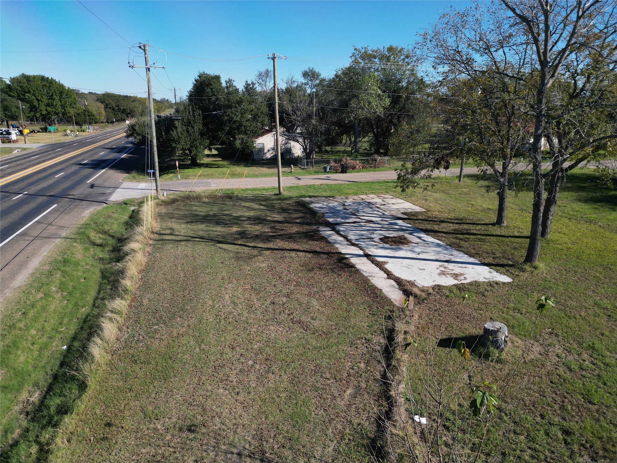 1514 E US-80