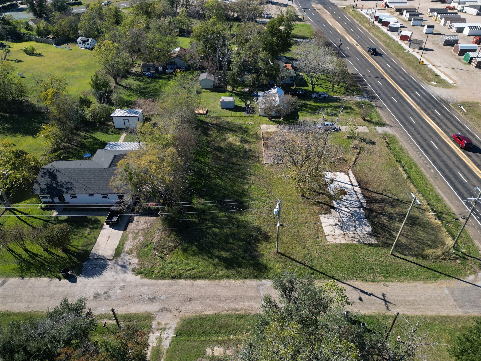 1514 E US-80