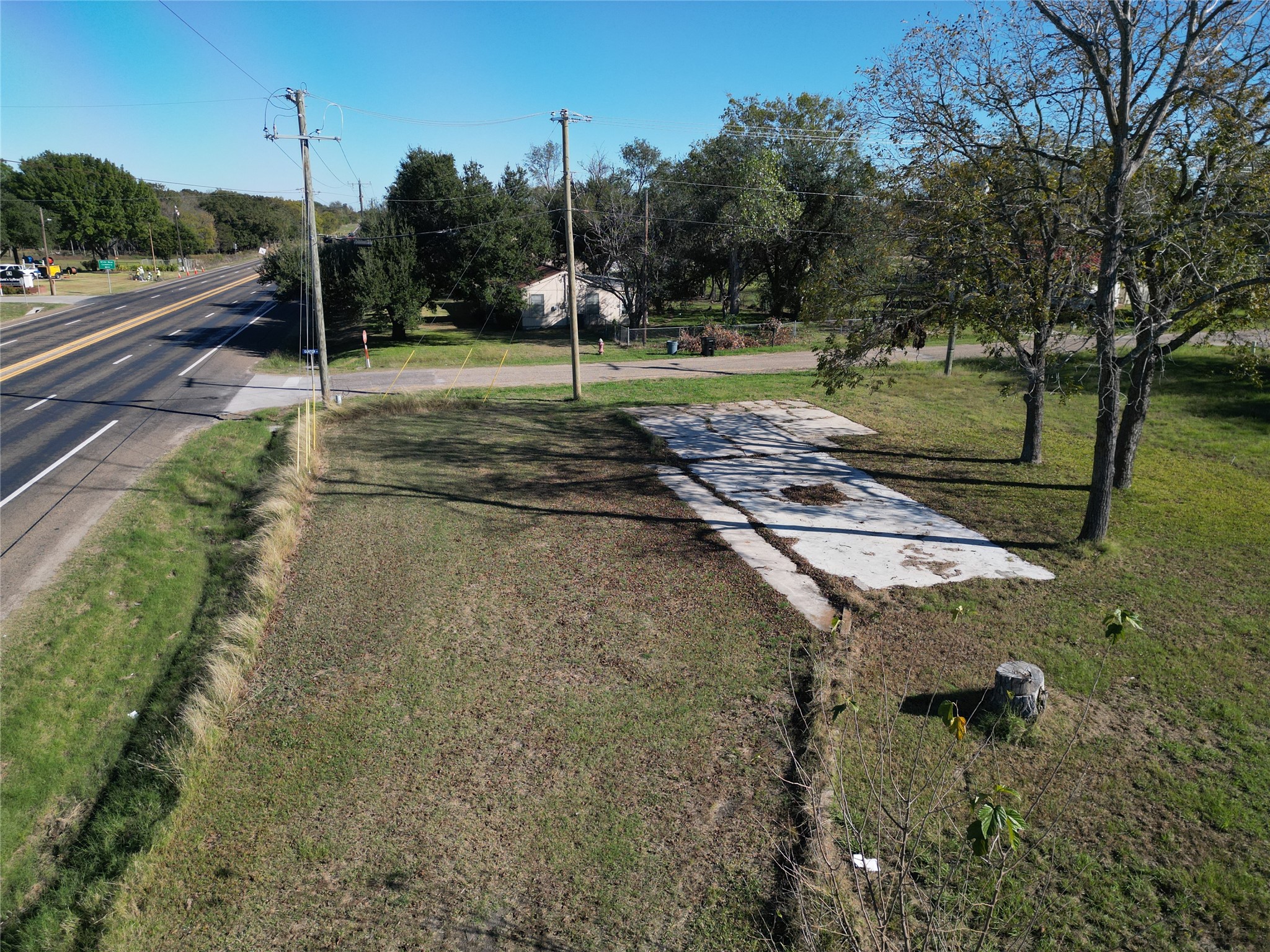 1514 E US-80