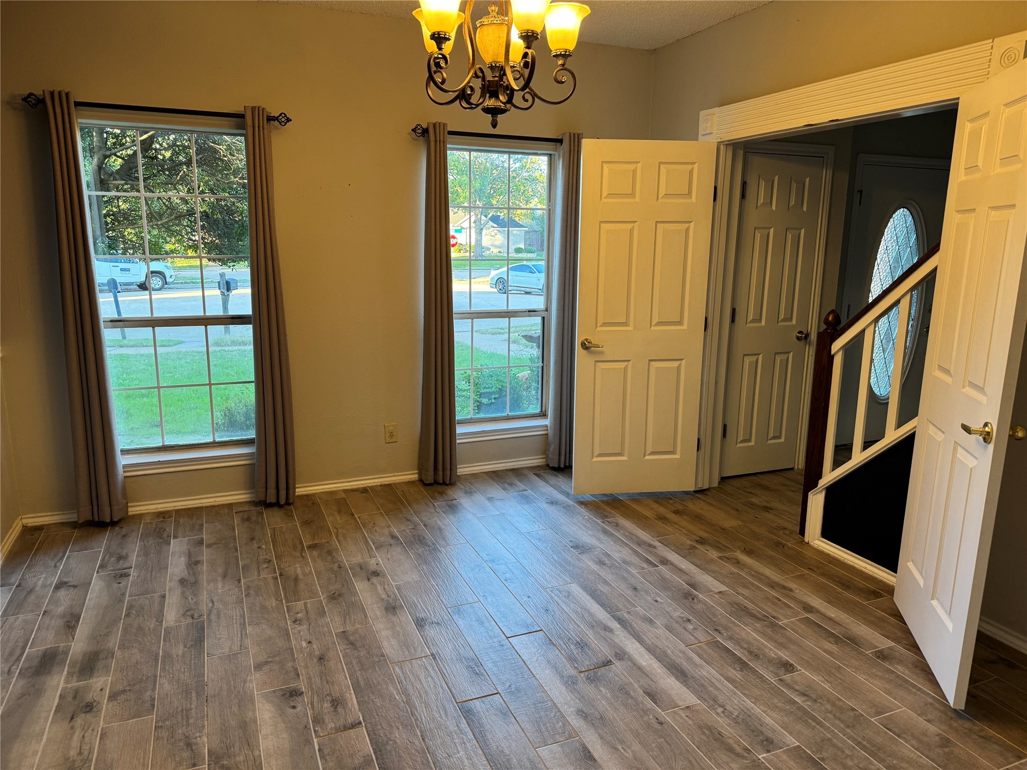2 Rivercrest Court