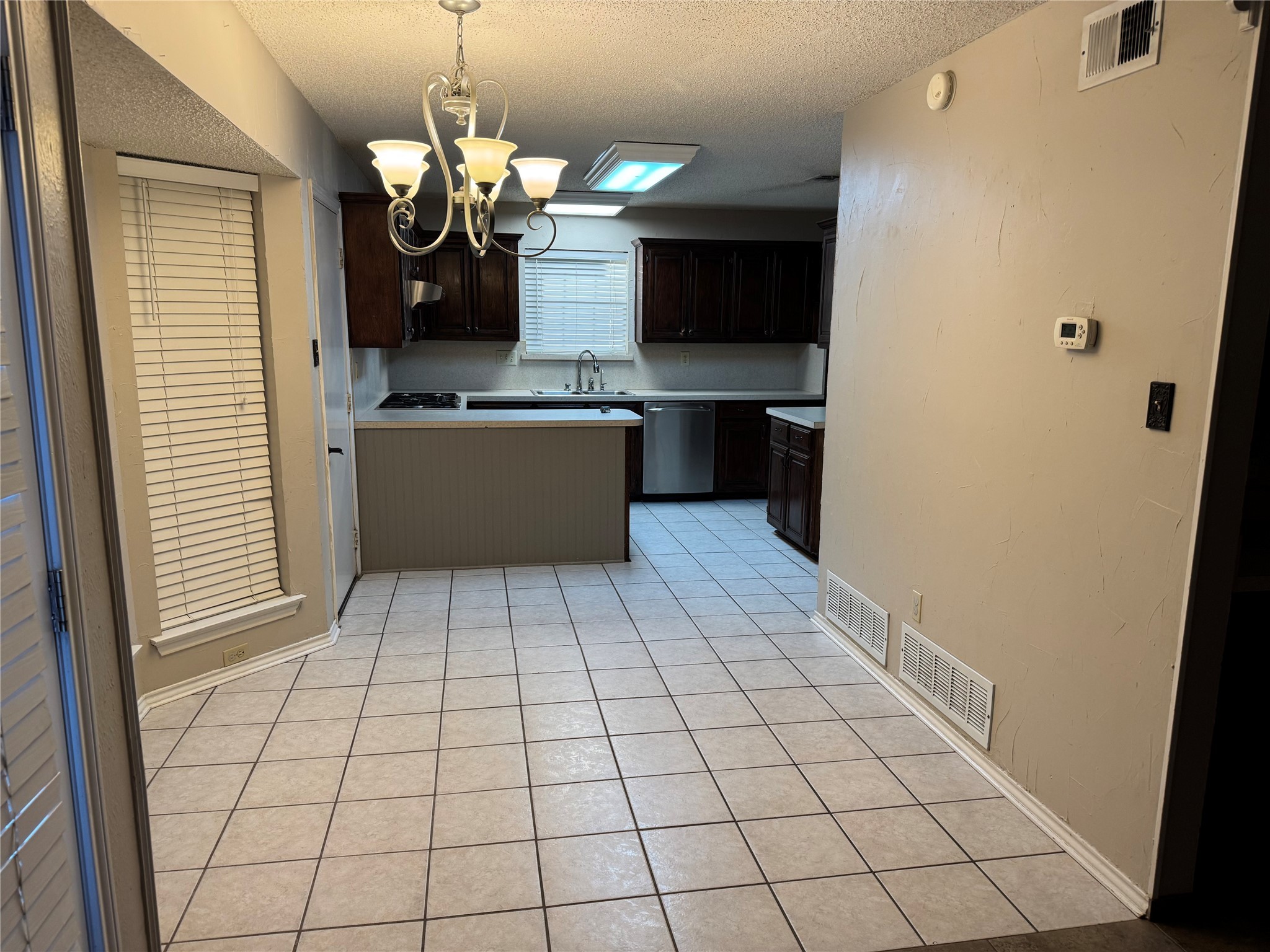 2 Rivercrest Court