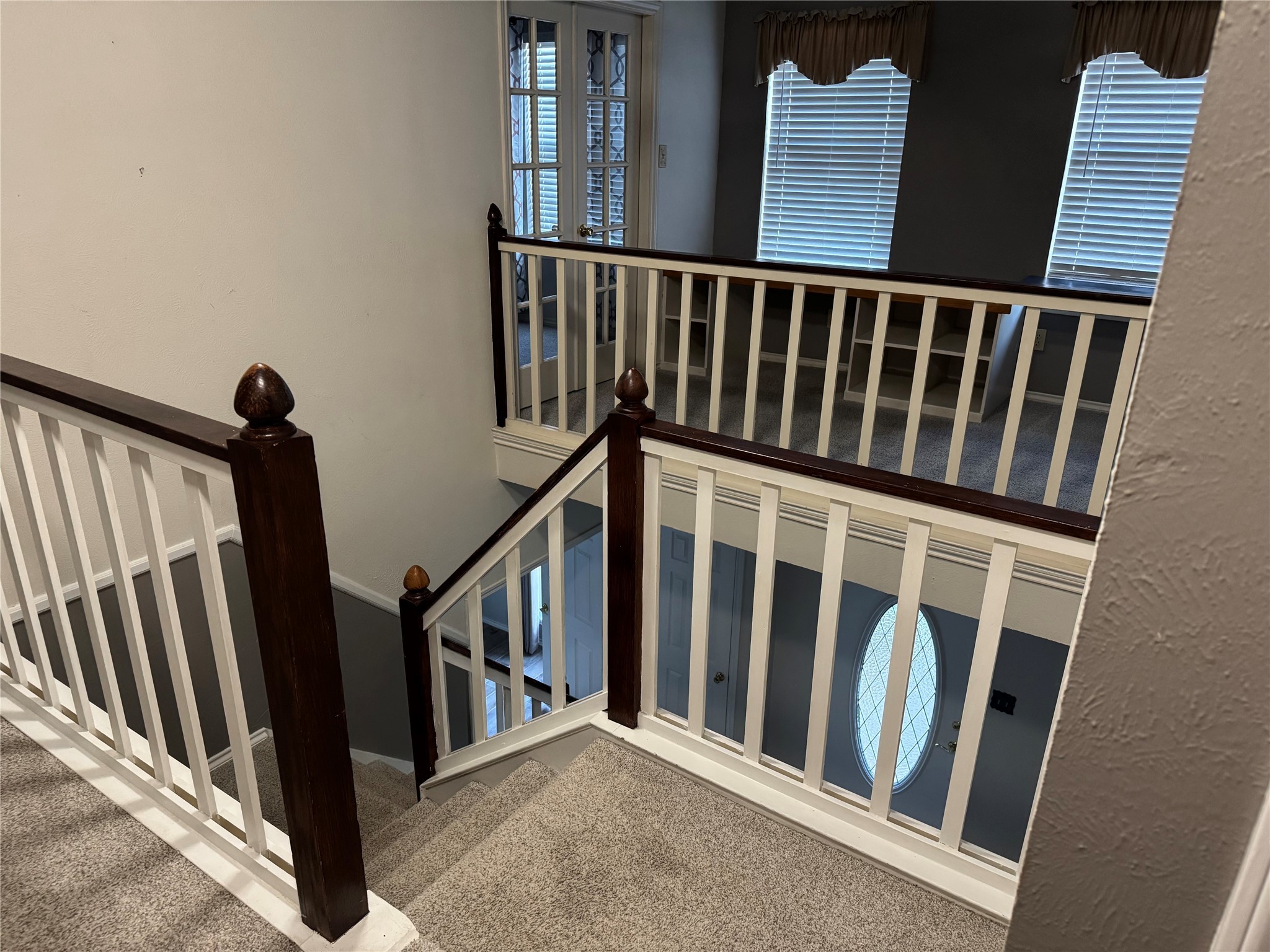 2 Rivercrest Court