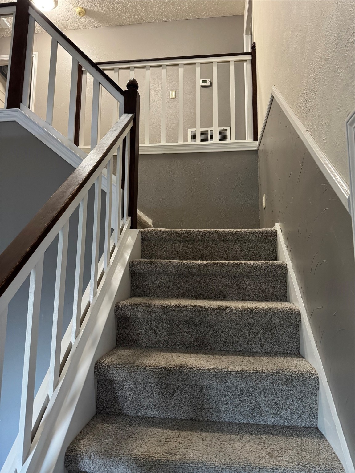 2 Rivercrest Court