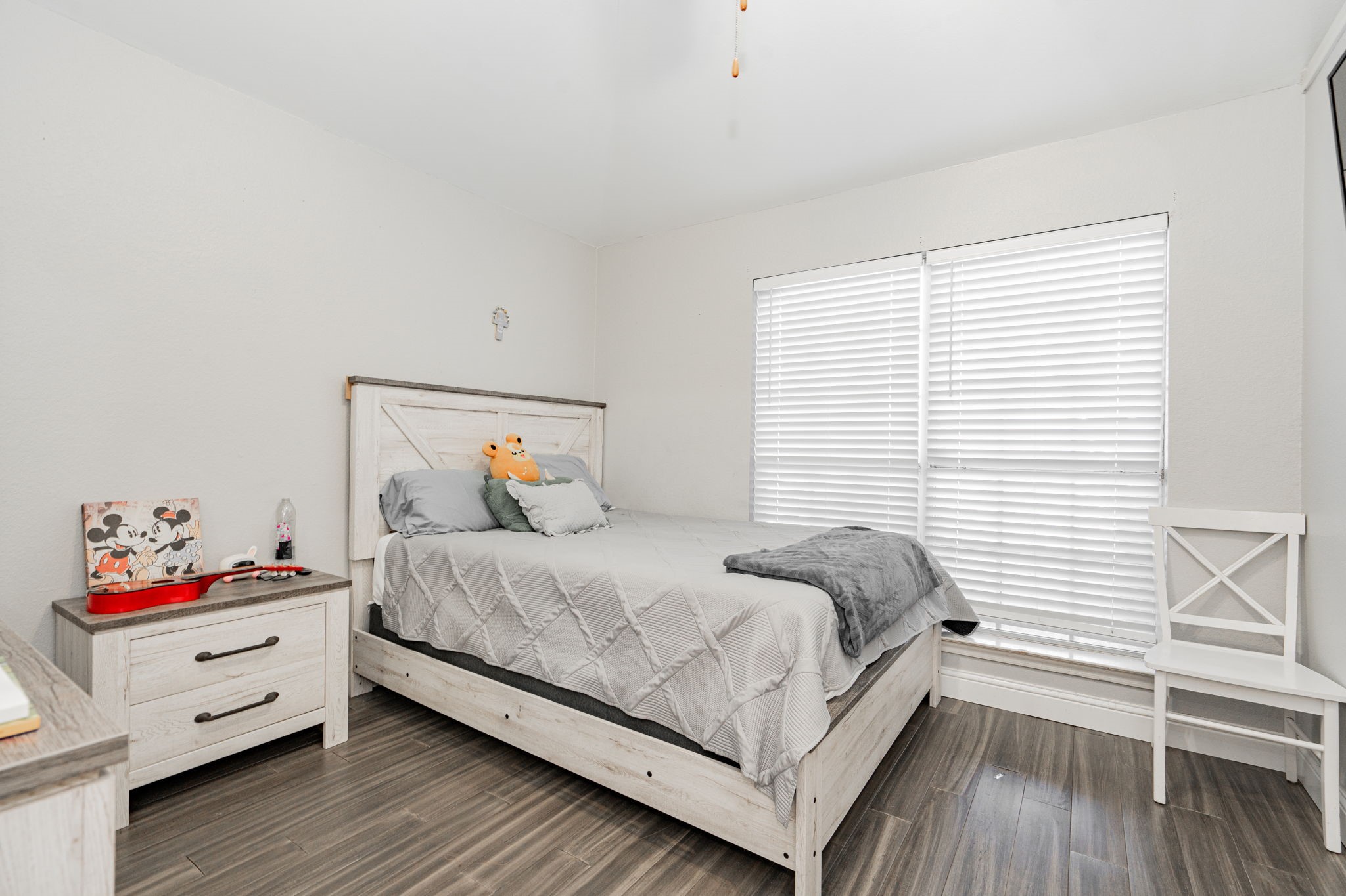 2340 Lesley Lane