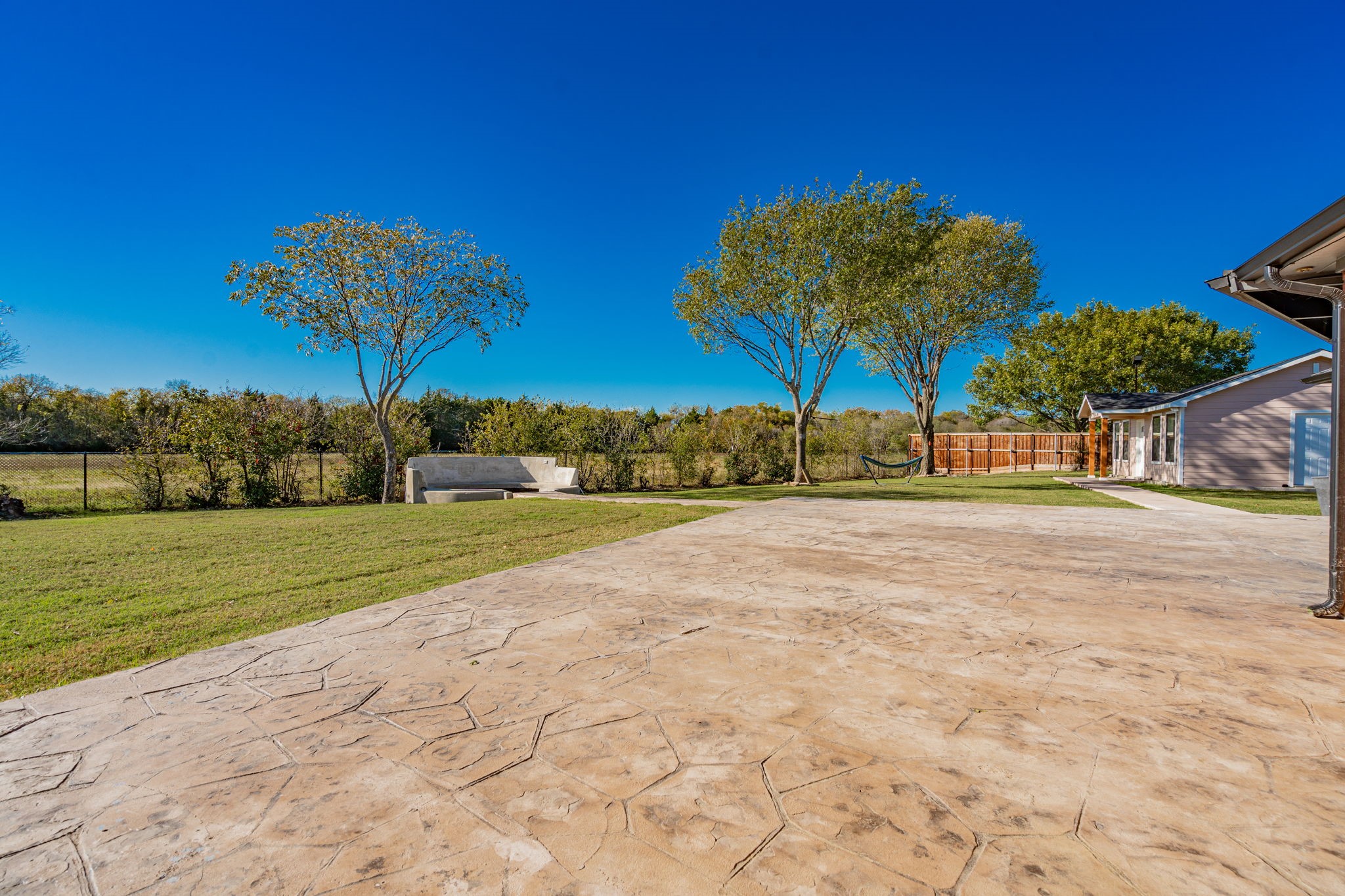 2340 Lesley Lane