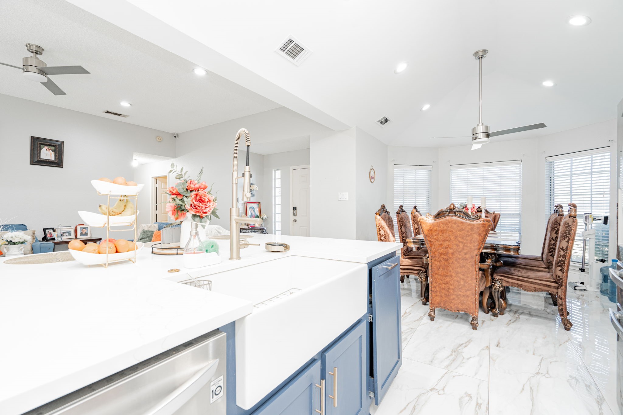 2340 Lesley Lane
