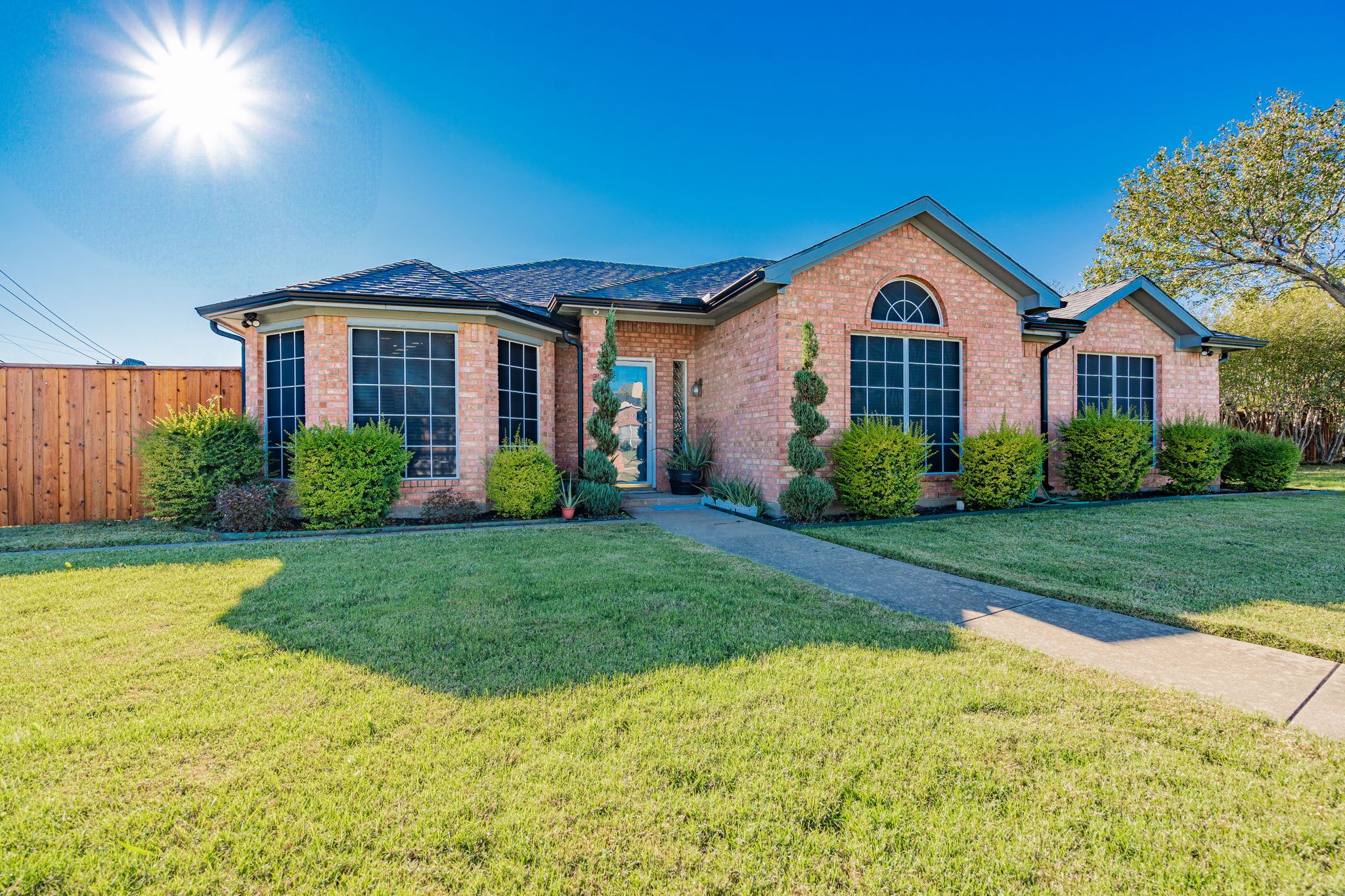 2340 Lesley Lane
