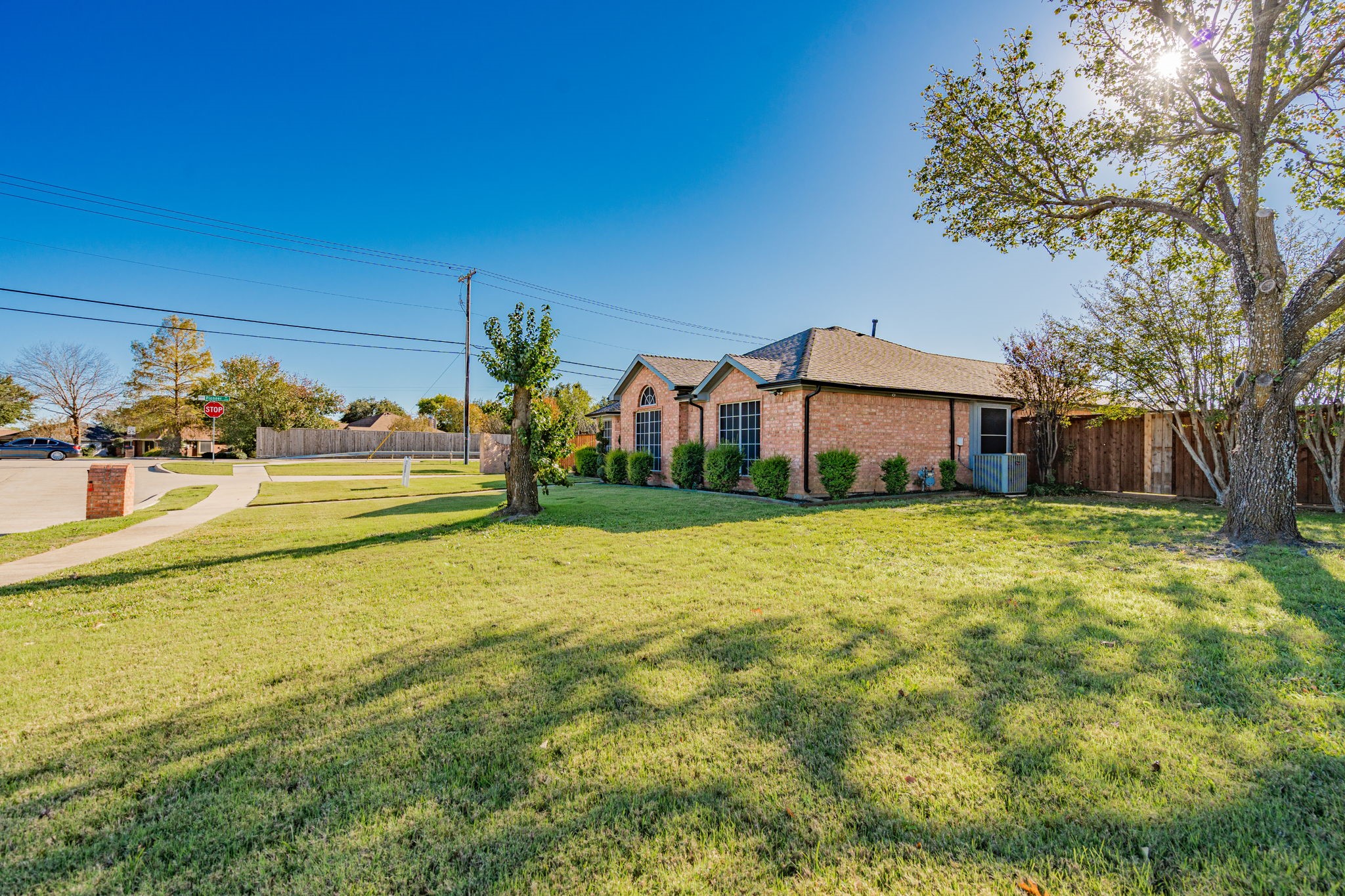 2340 Lesley Lane
