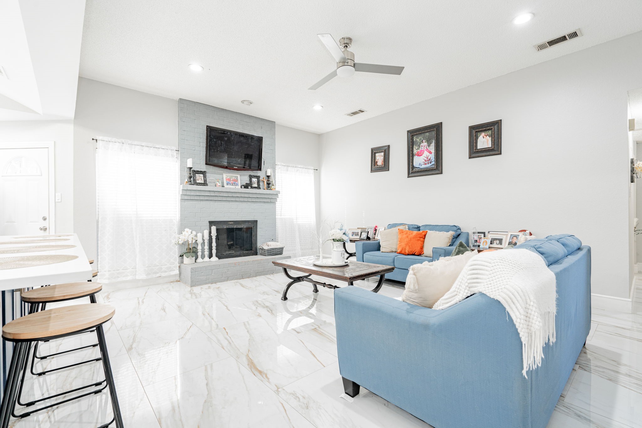 2340 Lesley Lane