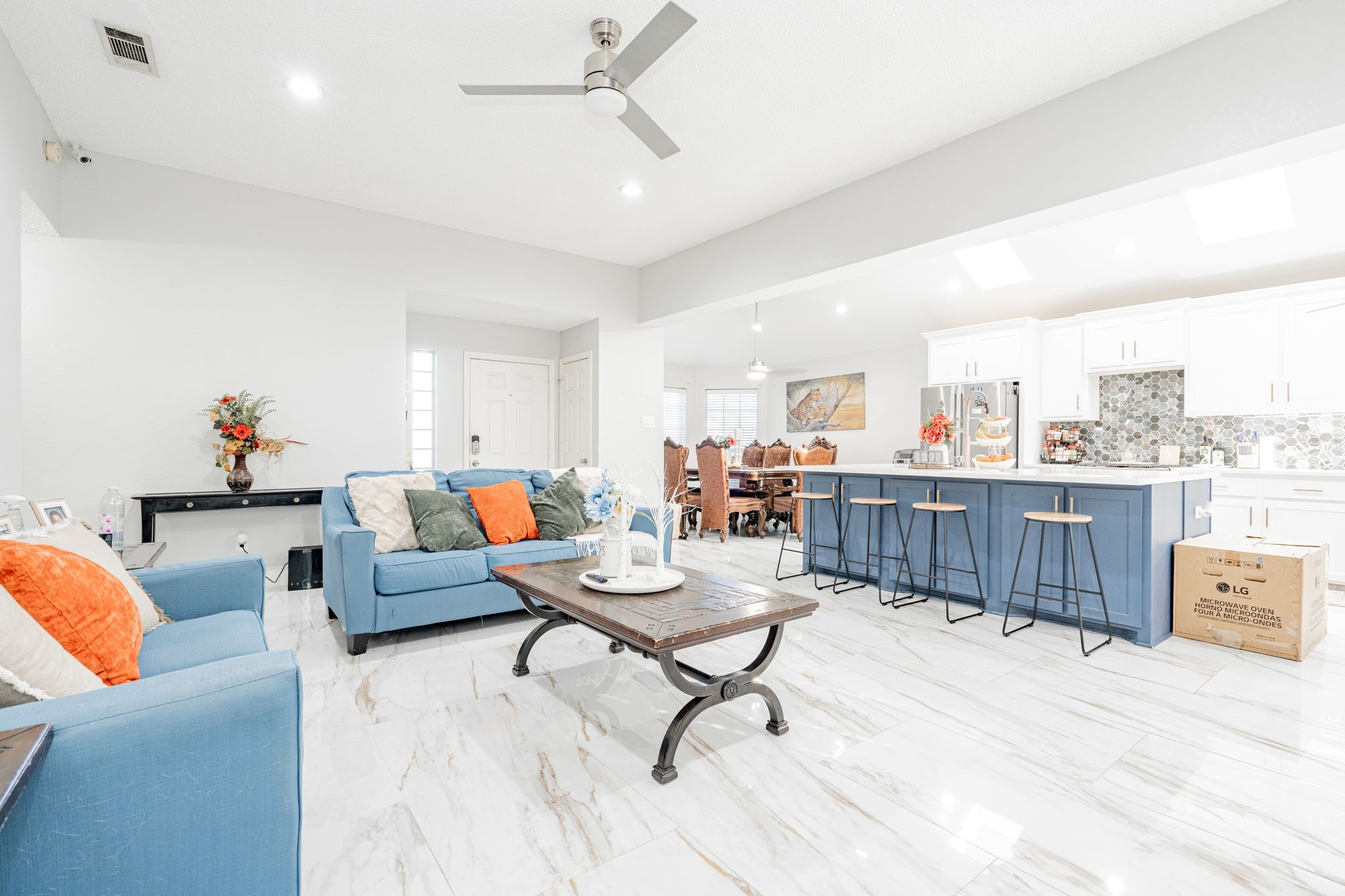 2340 Lesley Lane