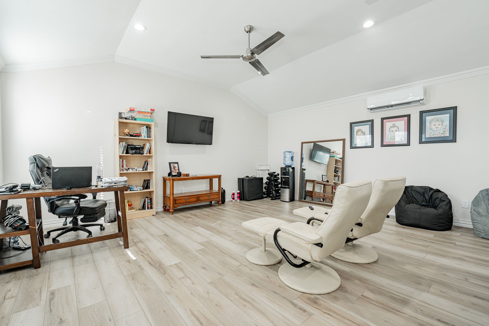 2340 Lesley Lane