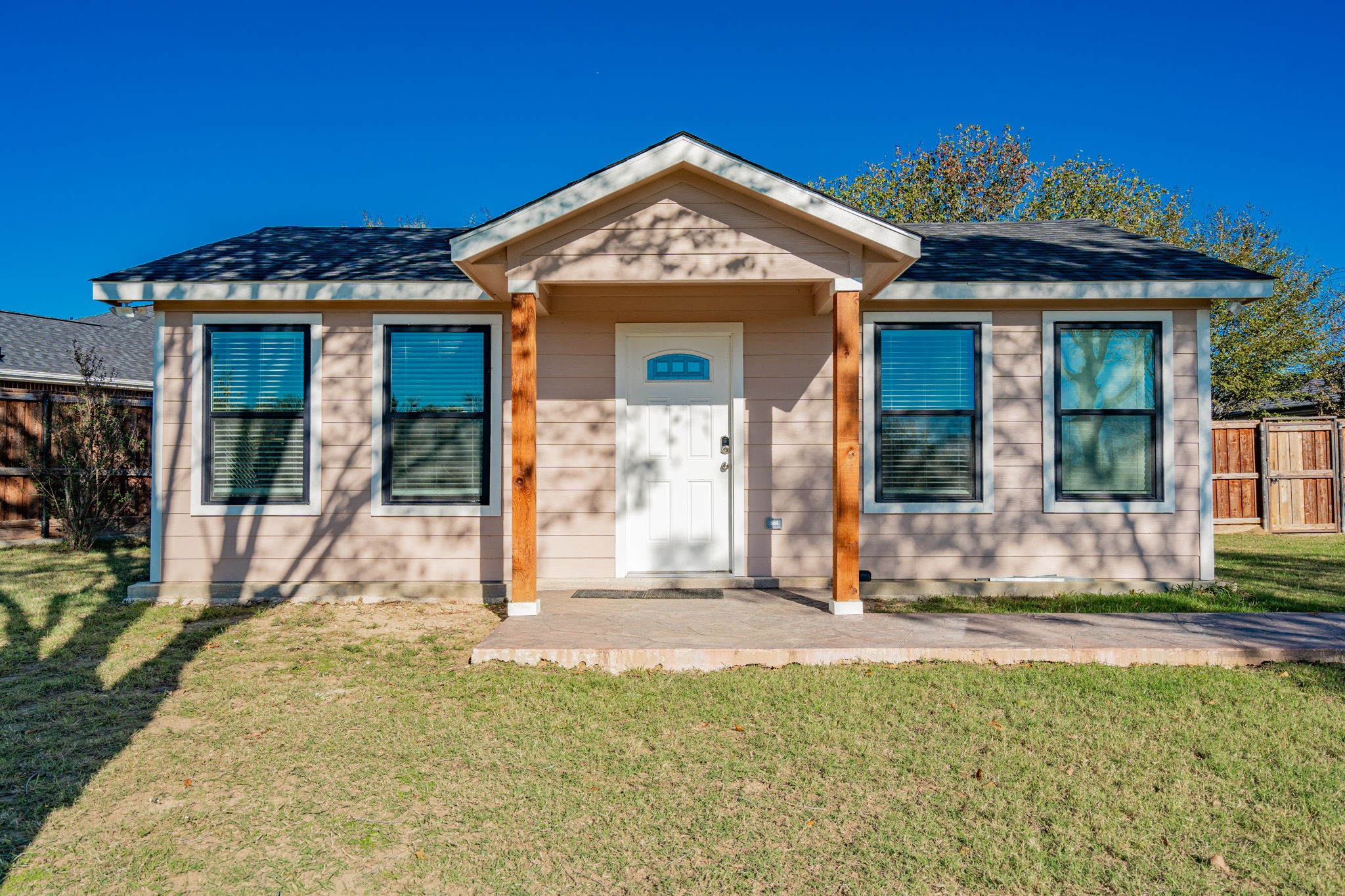 2340 Lesley Lane