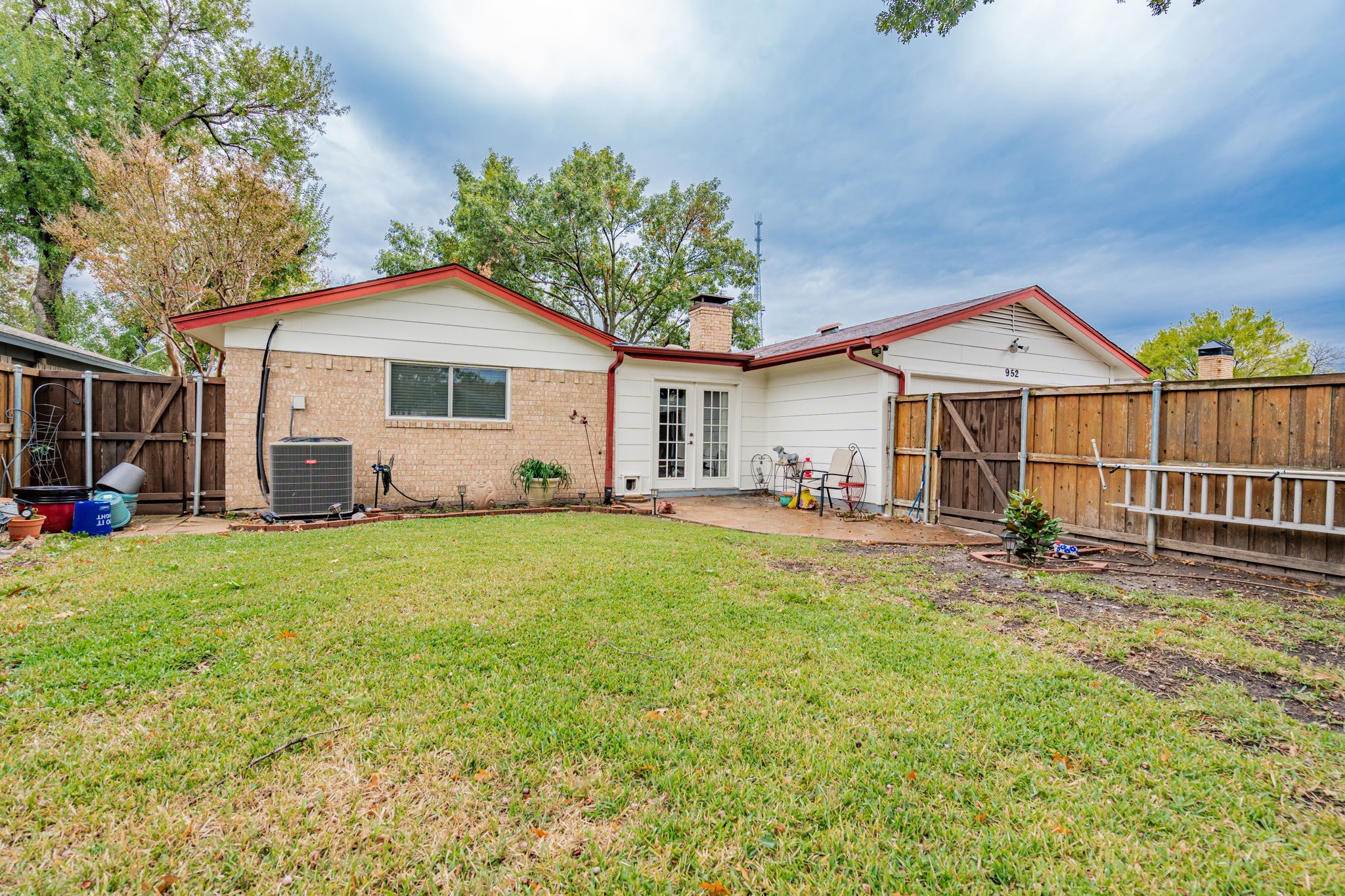 952 Meadowcove Circle