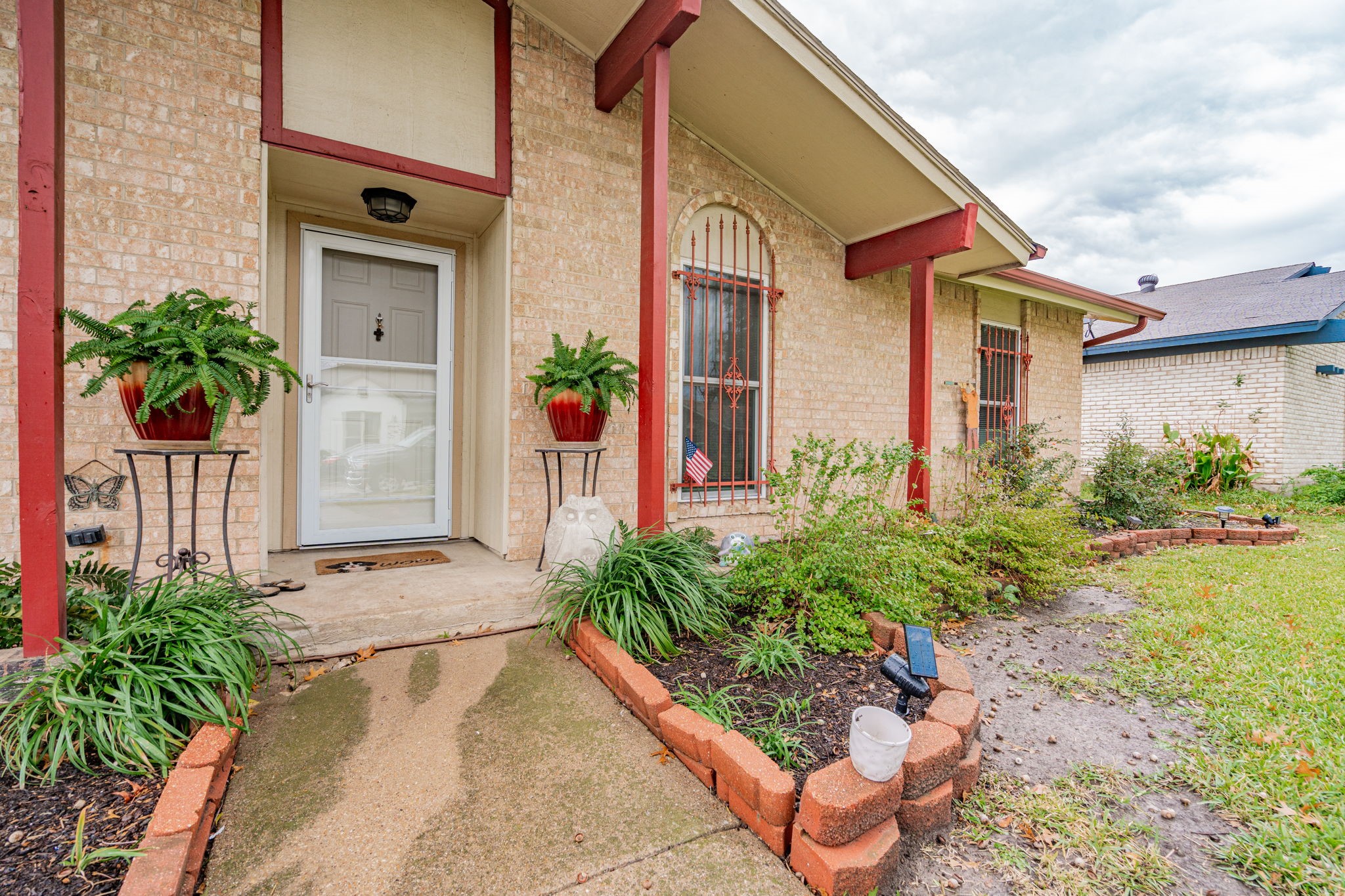 952 Meadowcove Circle