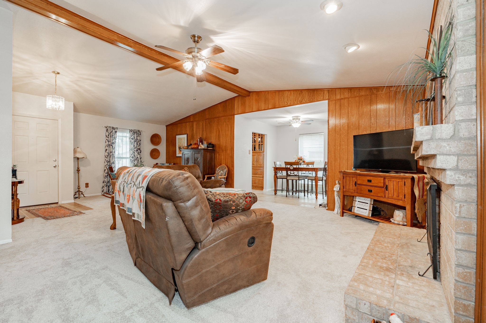 952 Meadowcove Circle