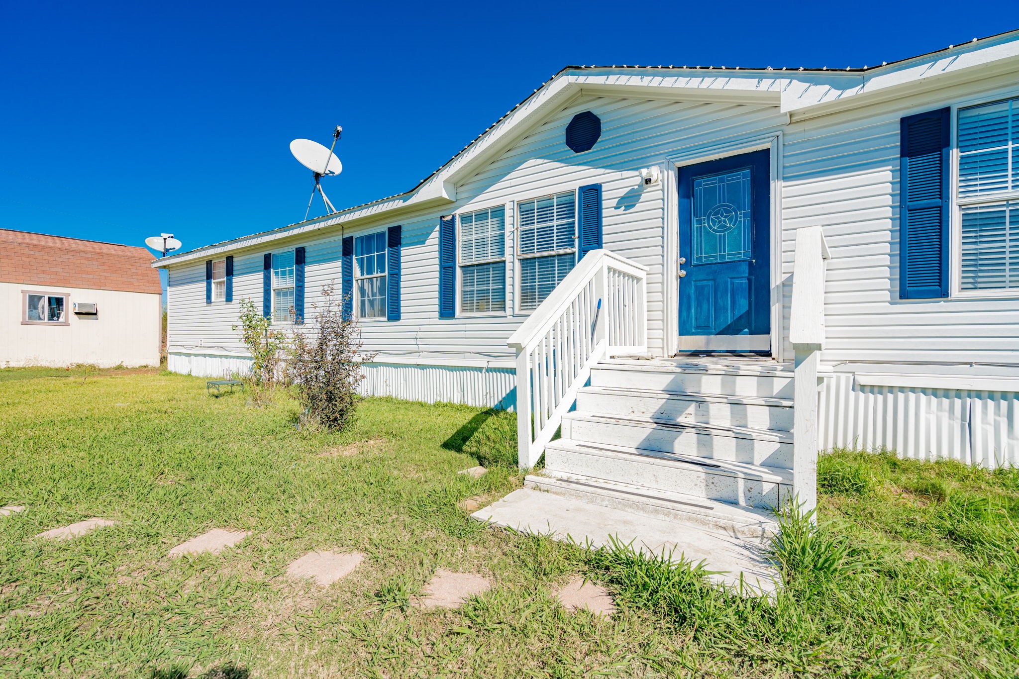 715 SE County Road 2260