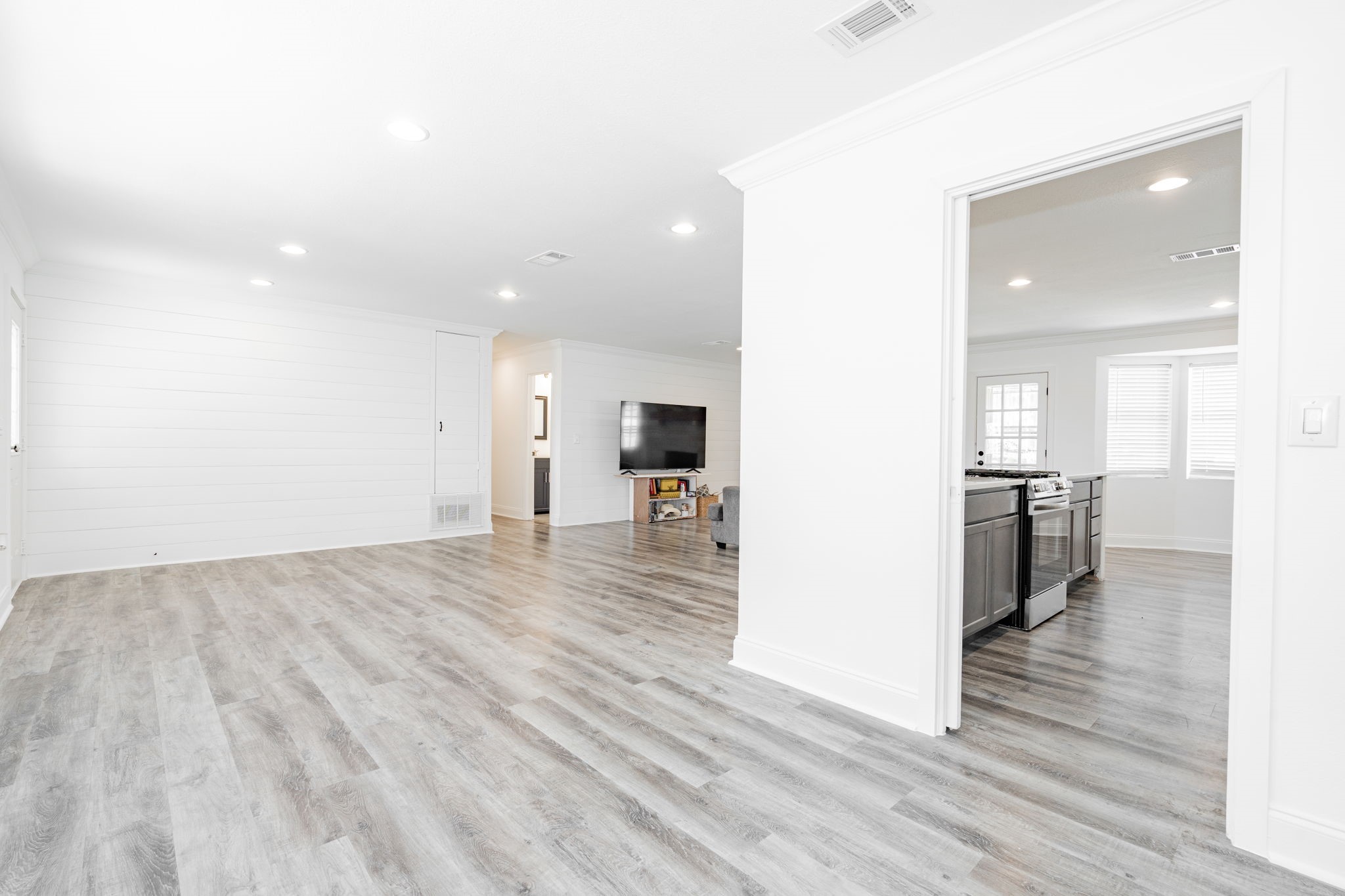 2619 Golden Road