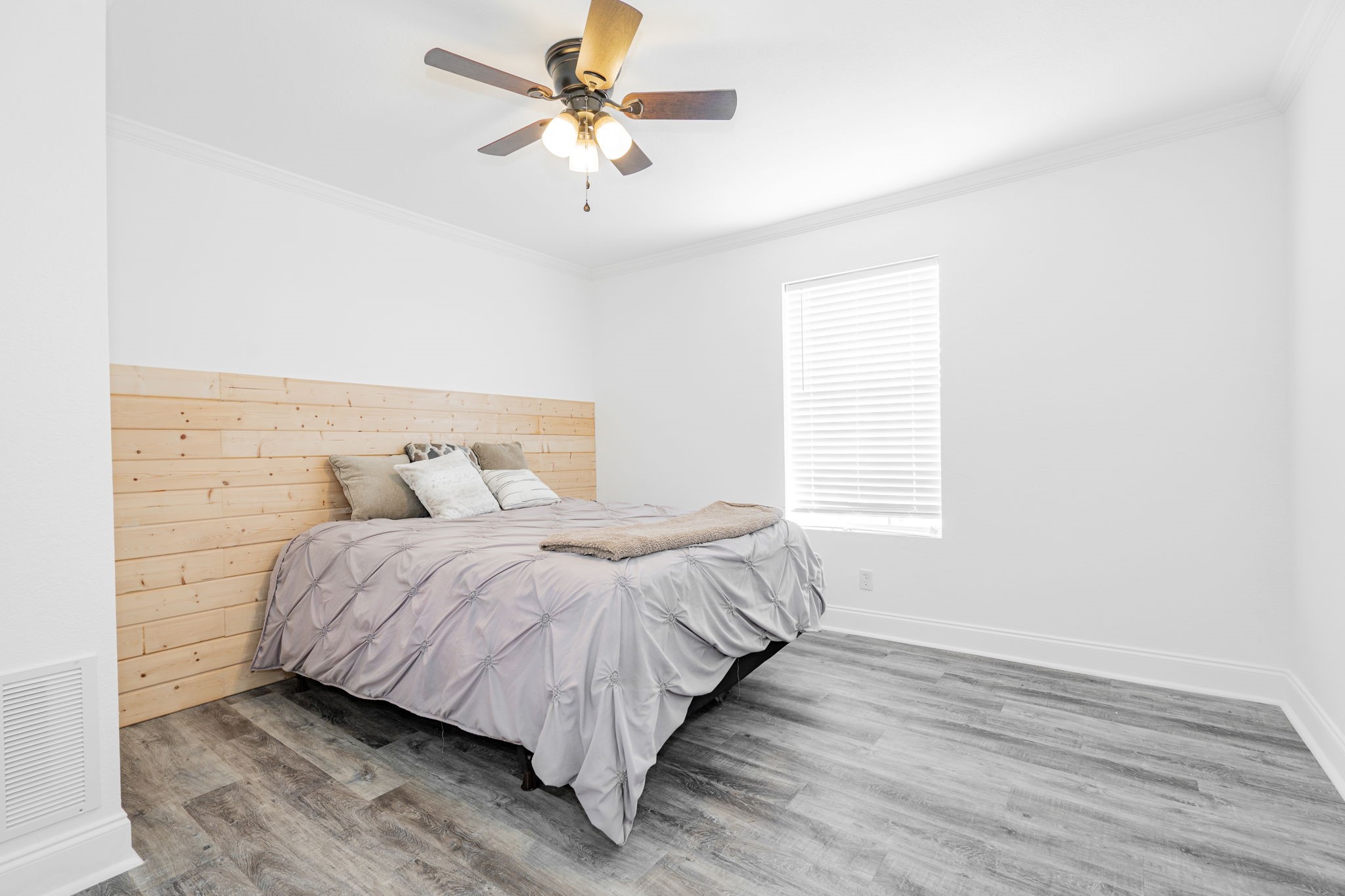 2619 Golden Road