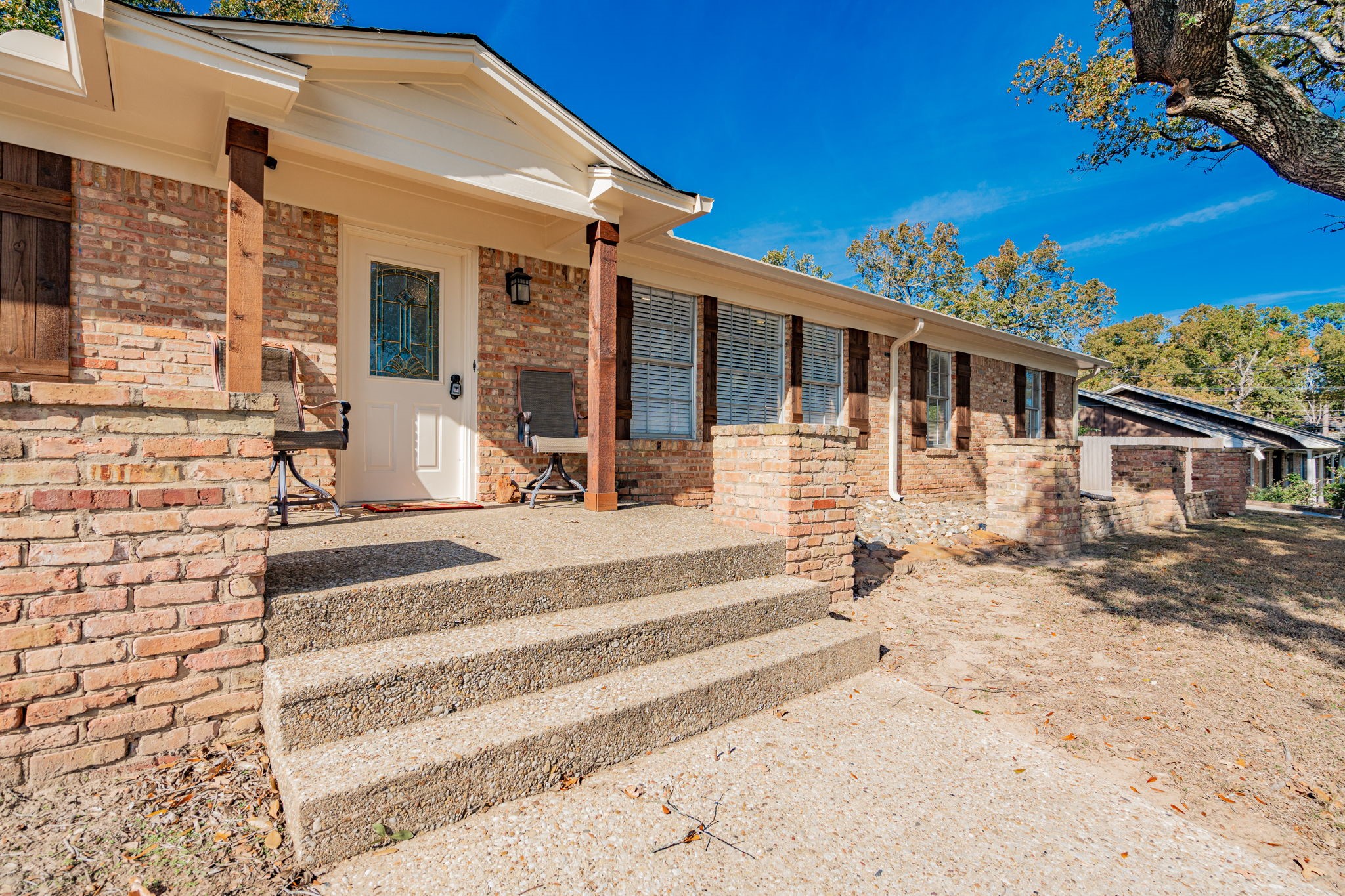 2619 Golden Road