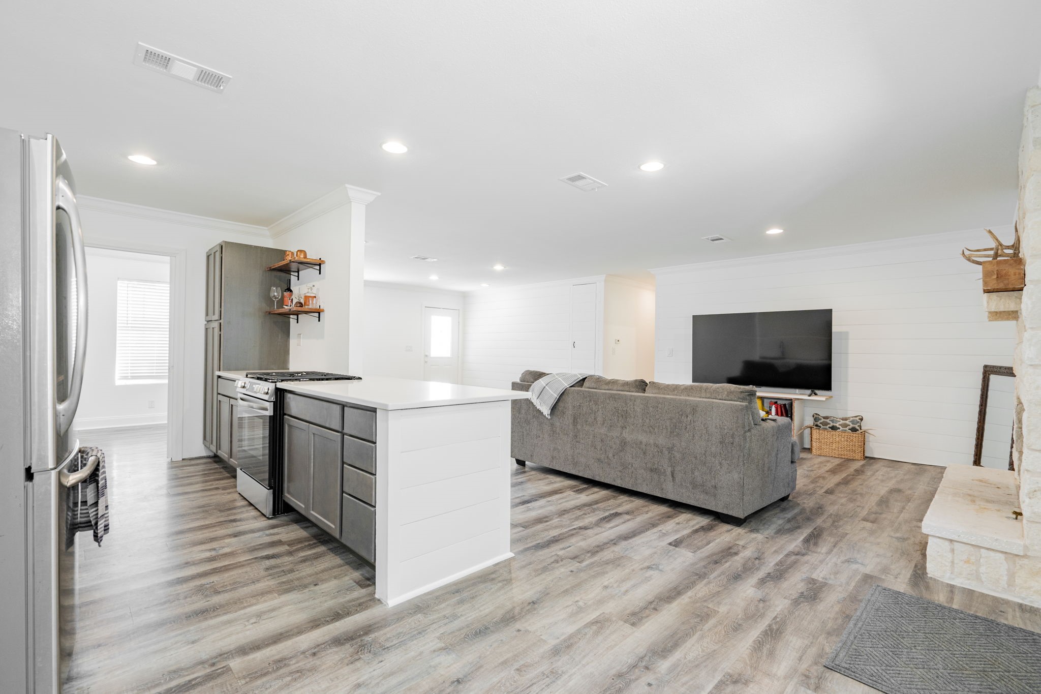 2619 Golden Road