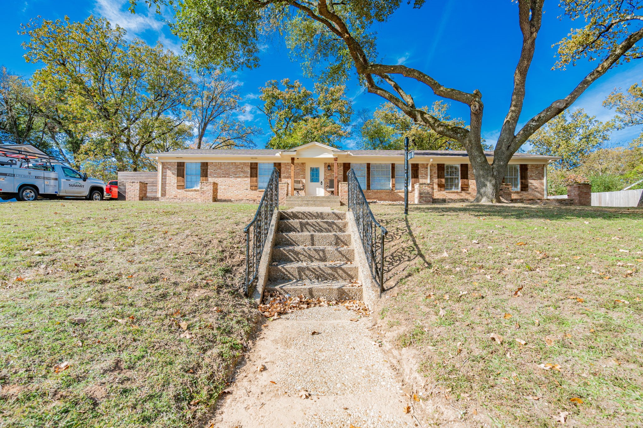 2619 Golden Road