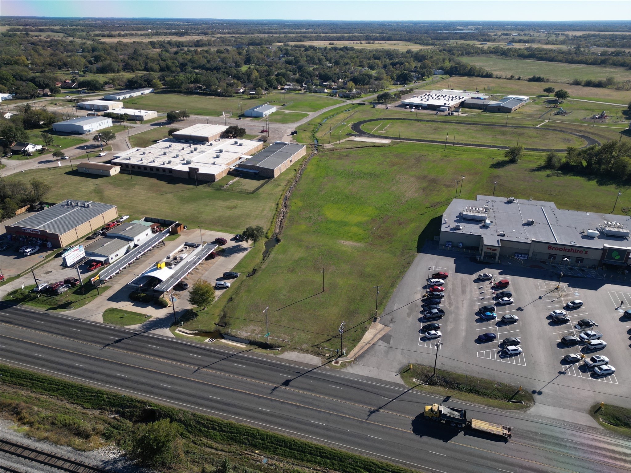 909 E Commerce Street