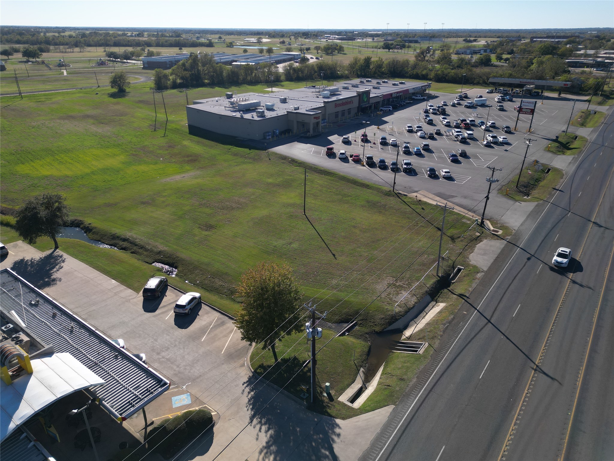 909 E Commerce Street