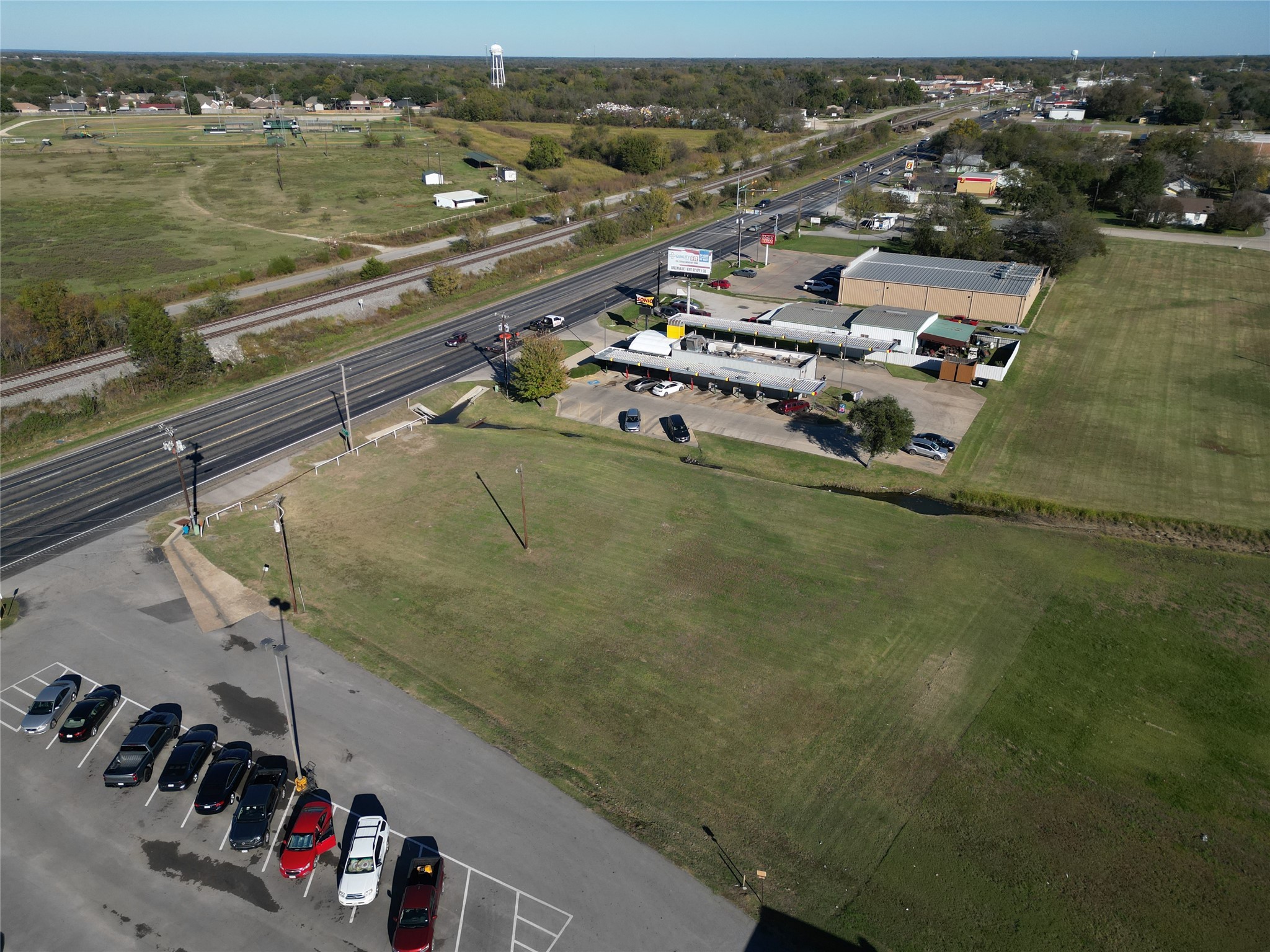 909 E Commerce Street