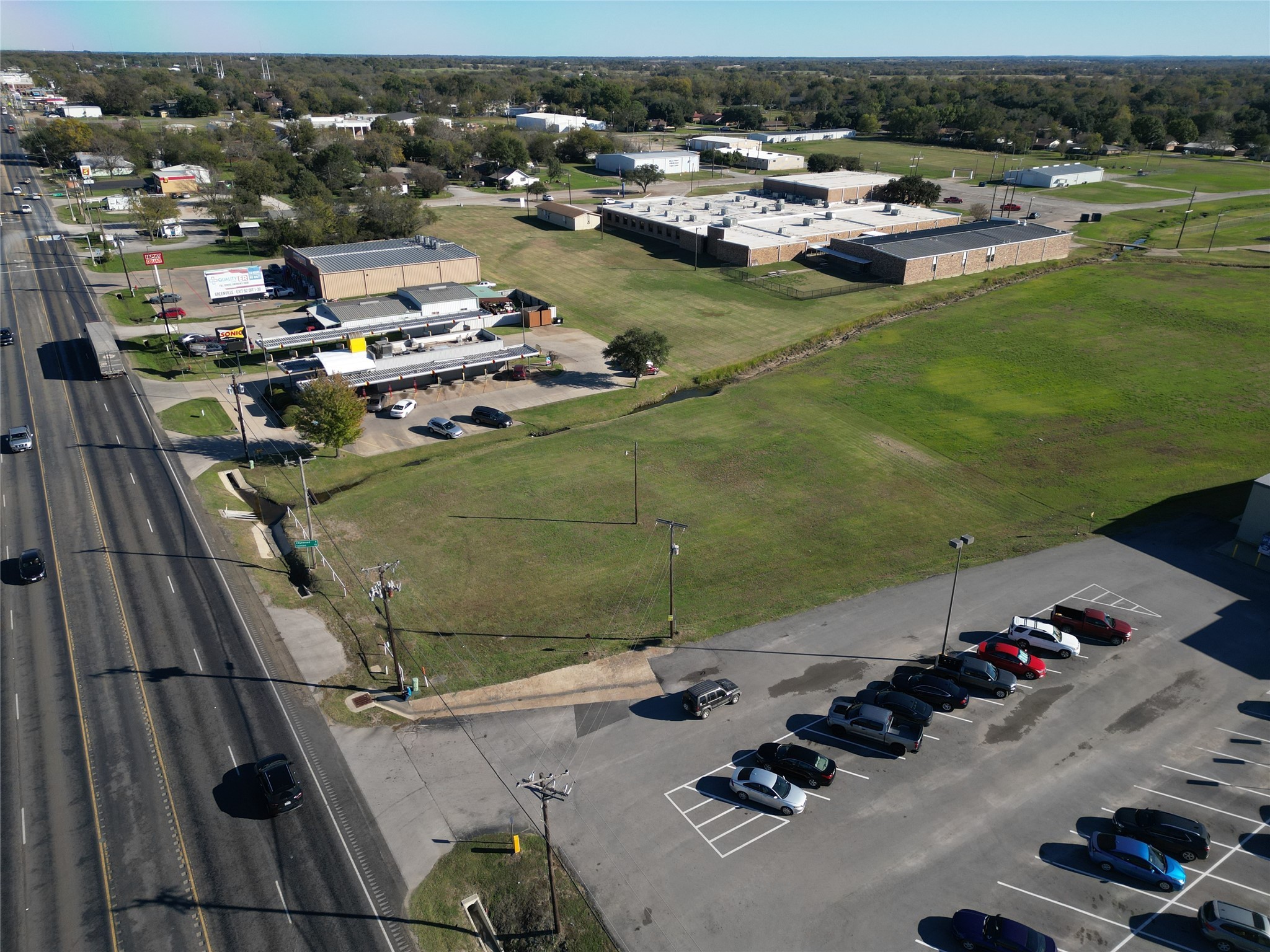 909 E Commerce Street