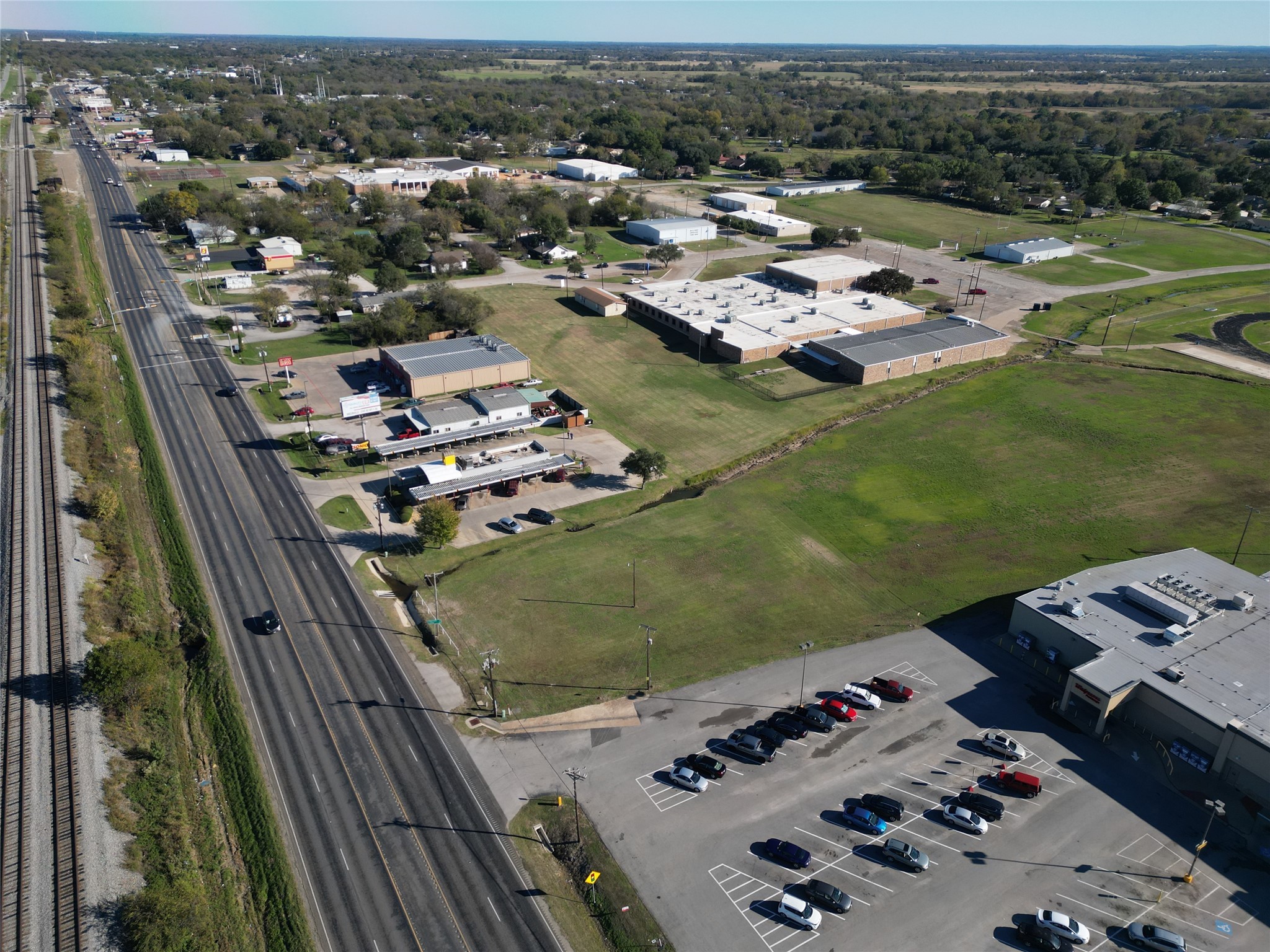 909 E Commerce Street