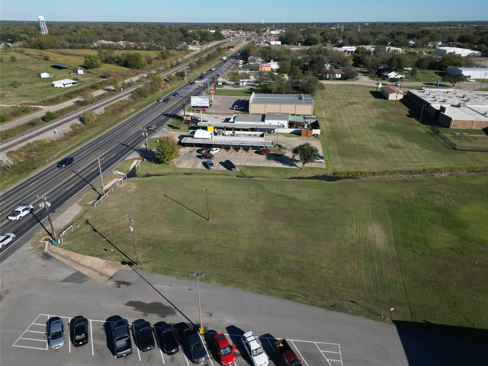 909 E Commerce Street