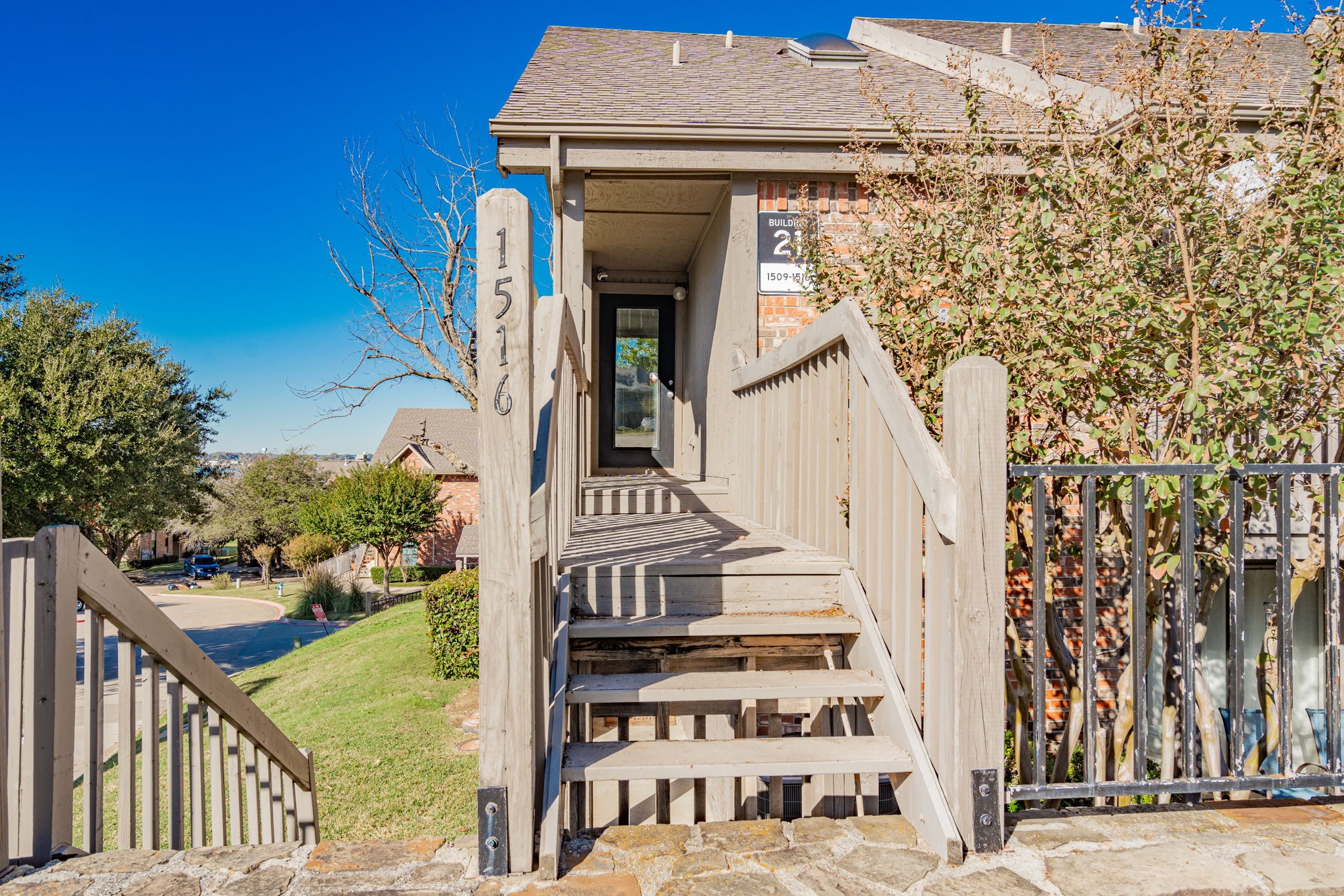 1516 Signal Ridge Place 1516