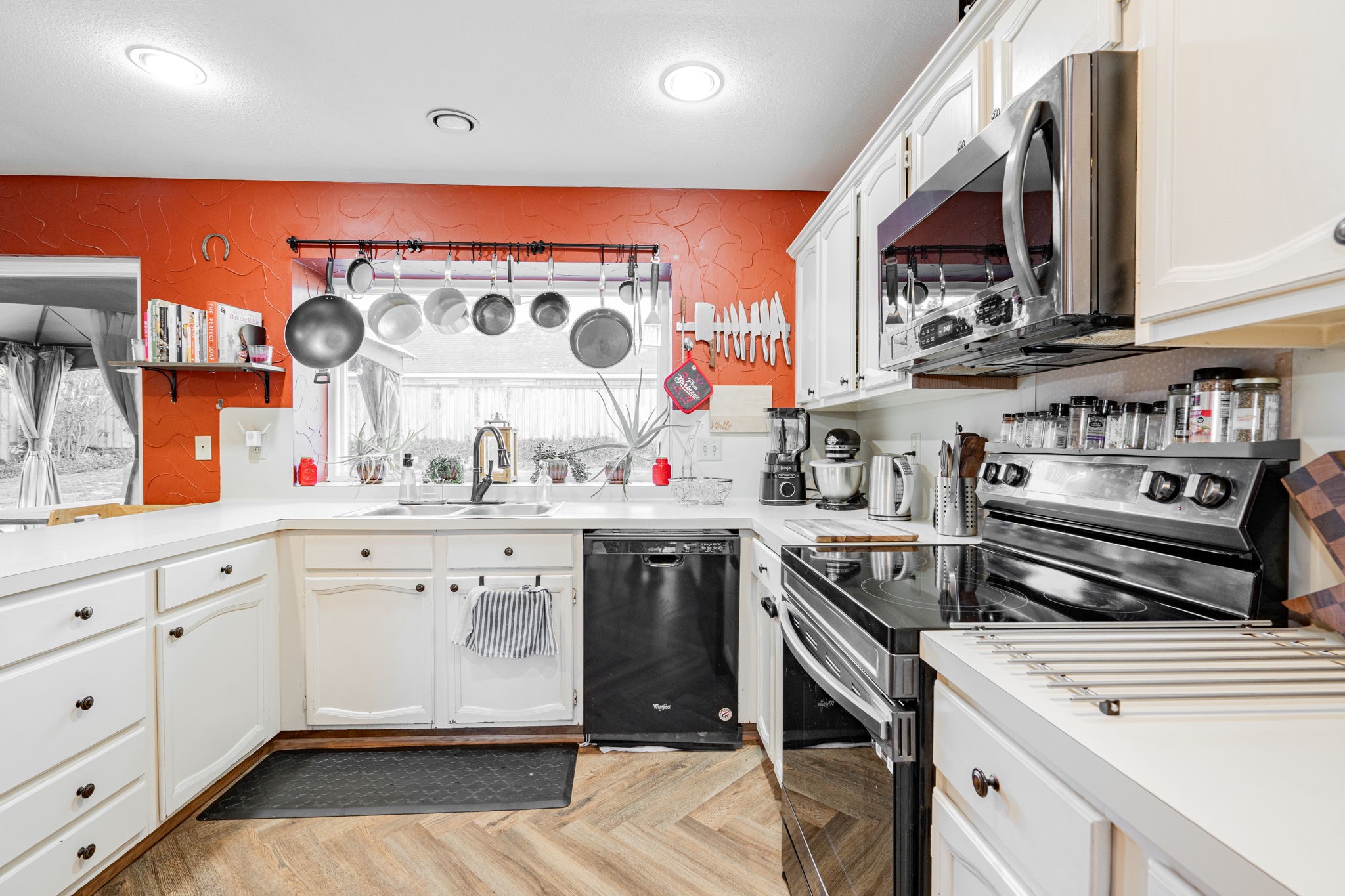 6101 Ridge Top Lane