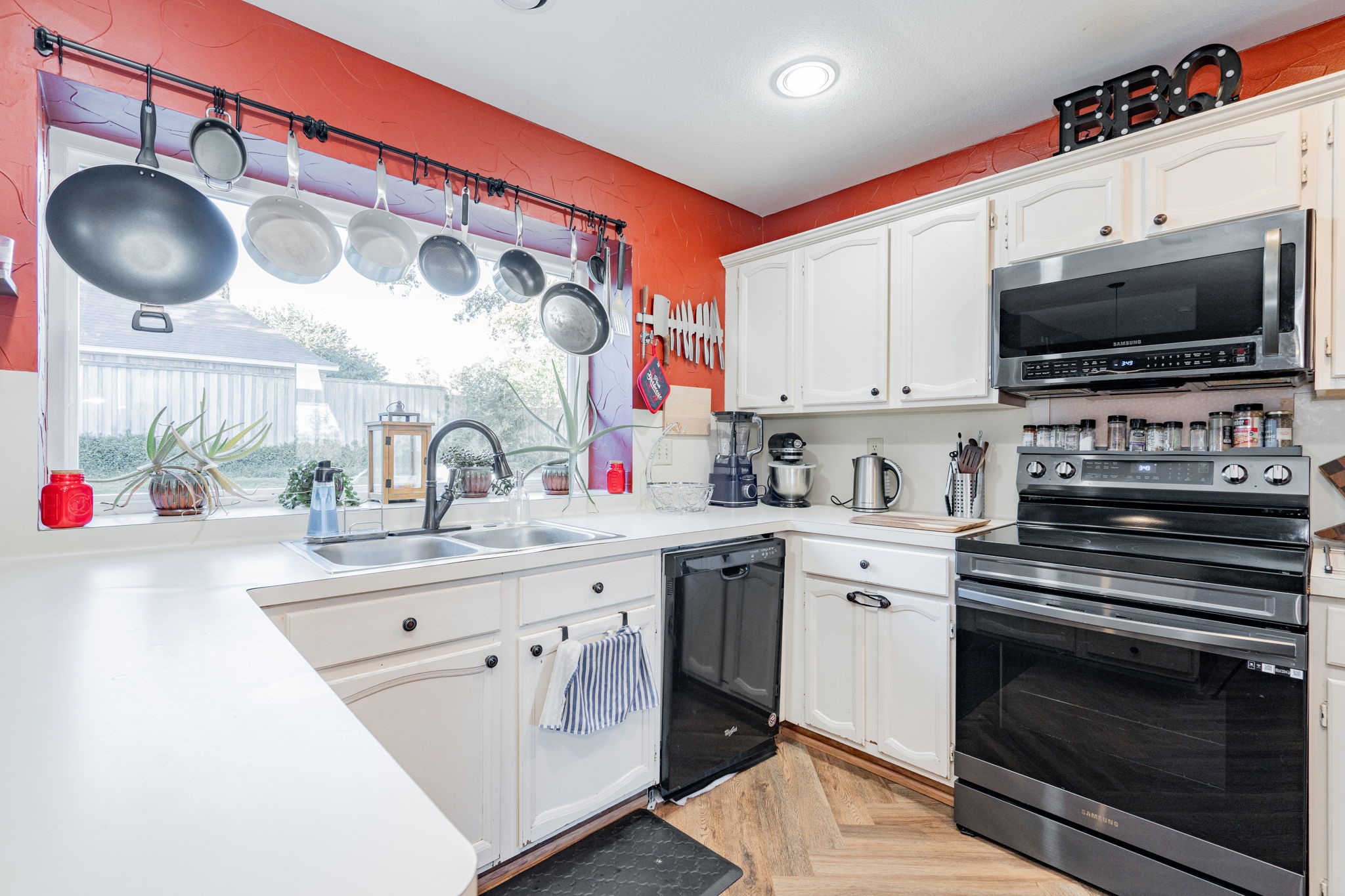 6101 Ridge Top Lane