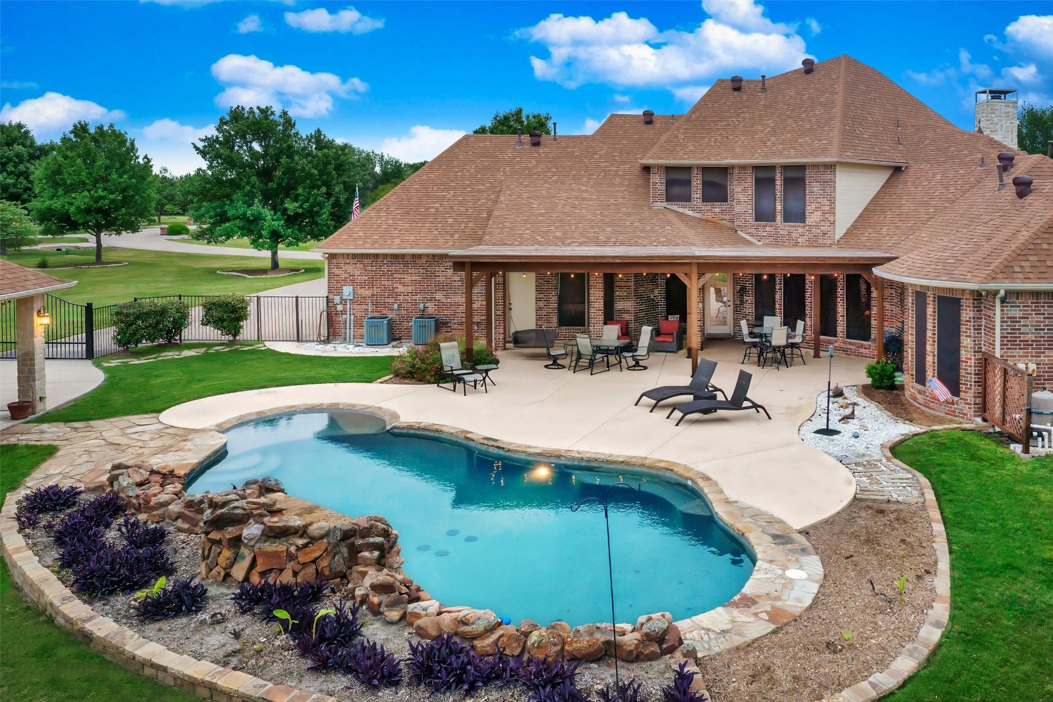 2230 Arrowhead Court