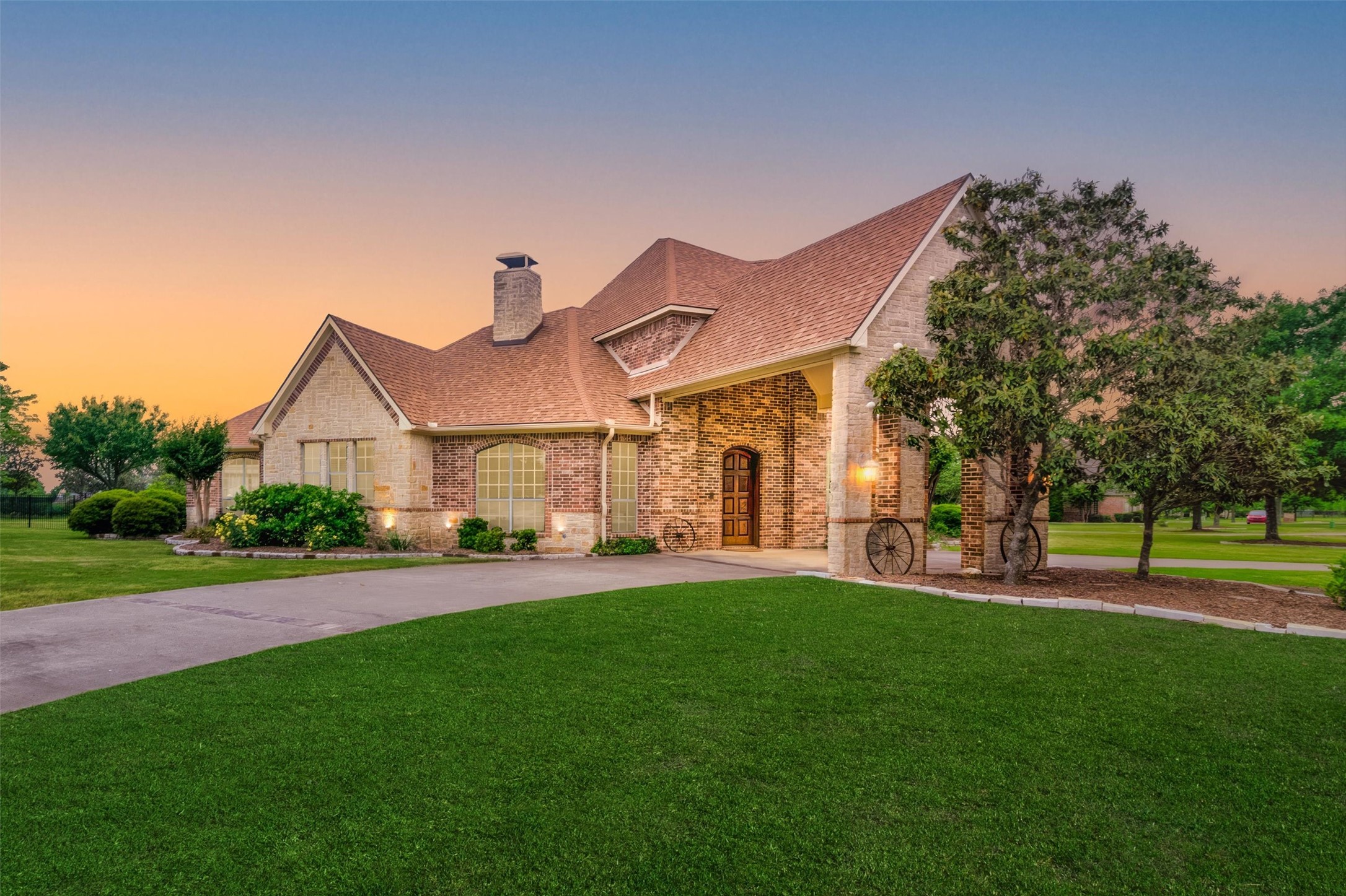 2230 Arrowhead Court