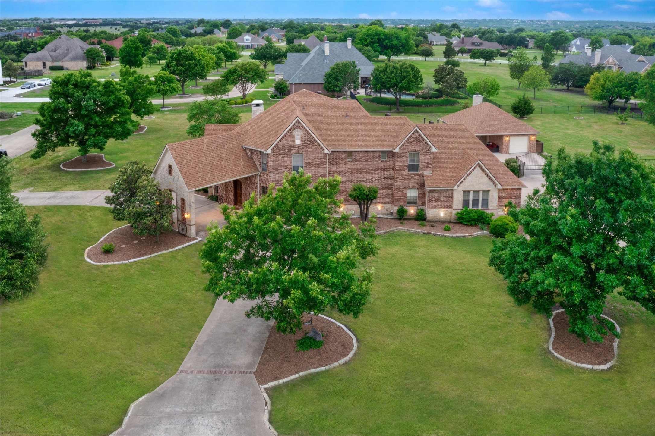 2230 Arrowhead Court