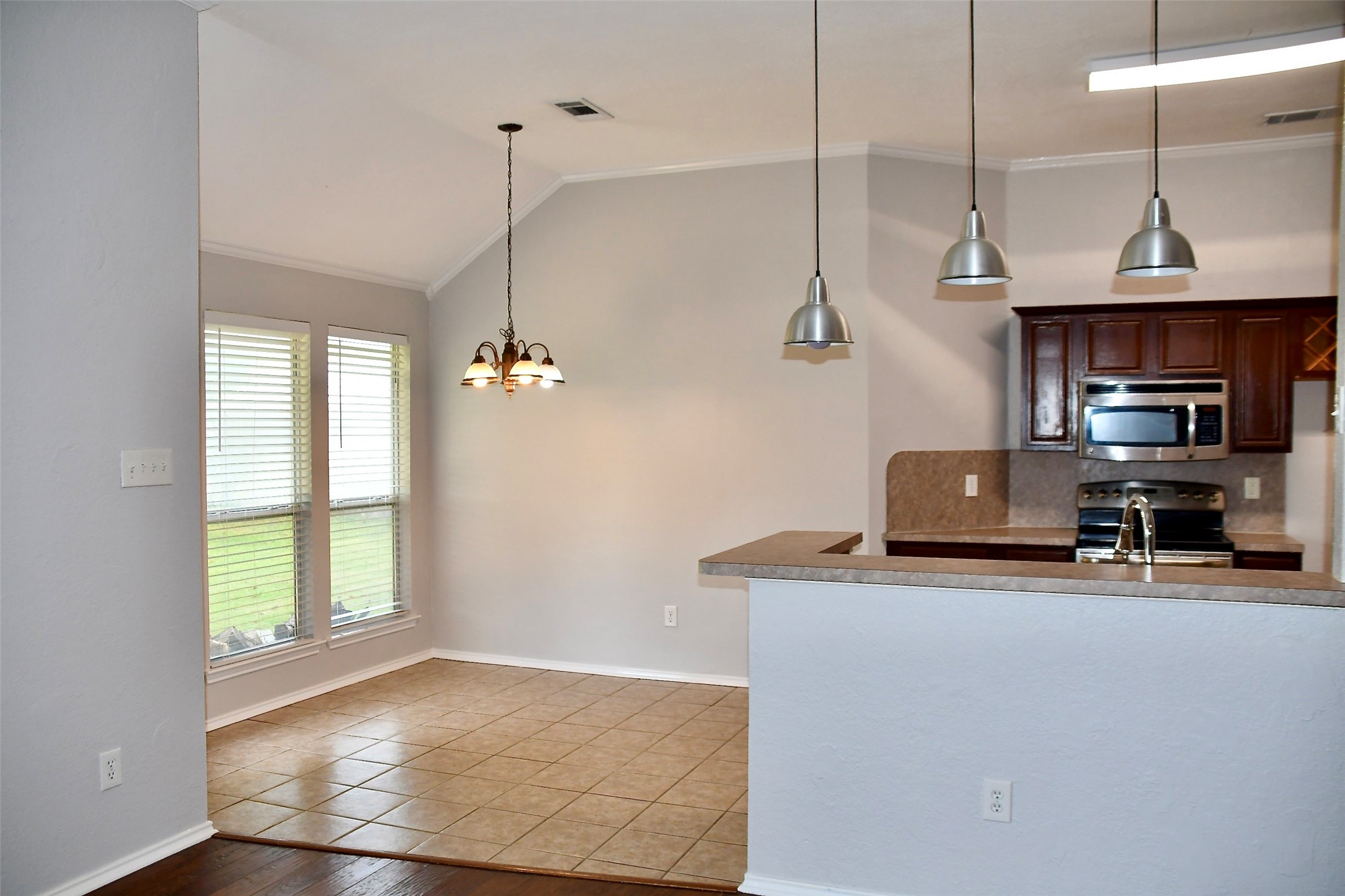 3822 Sycamore