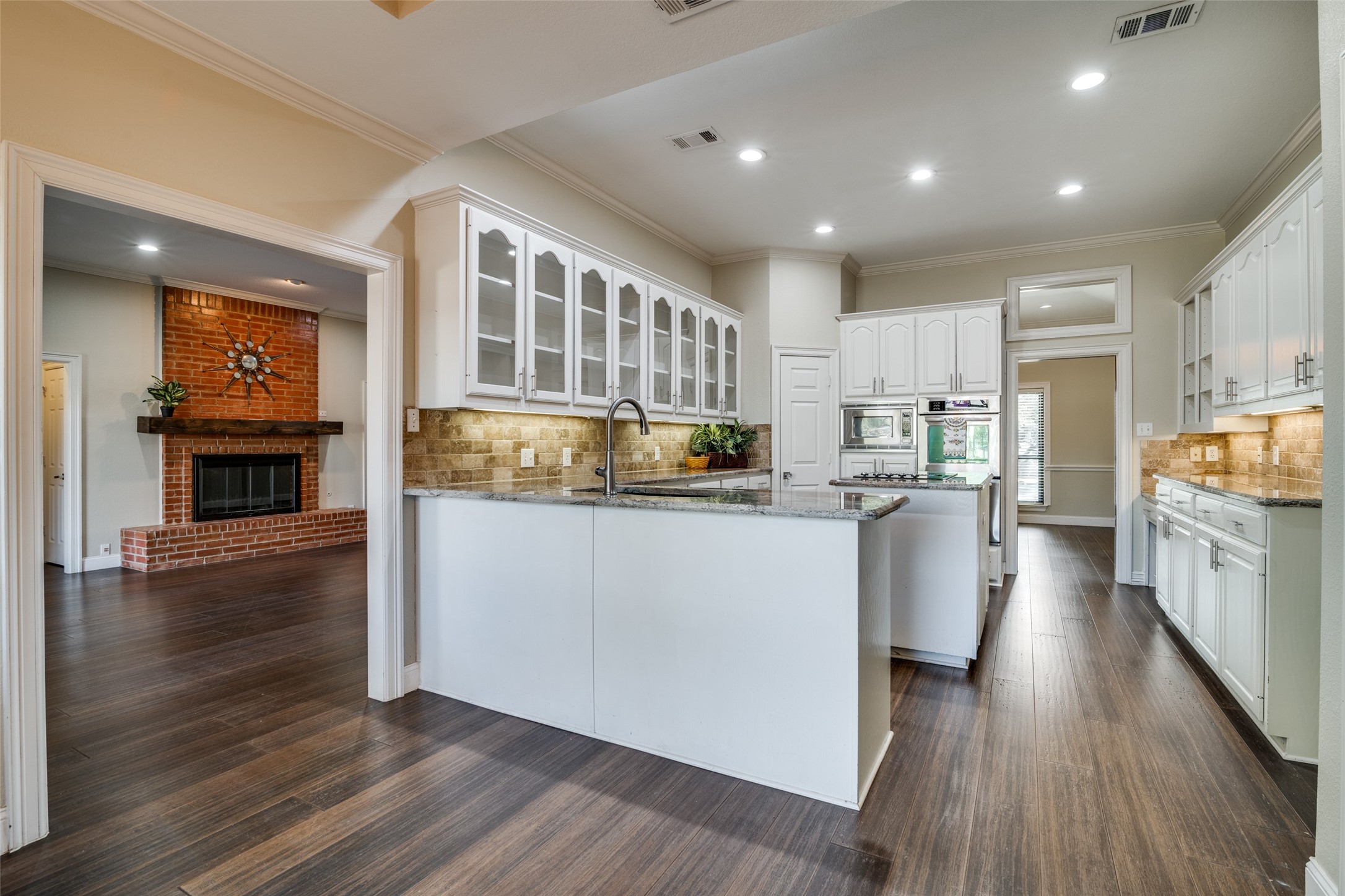 2309 Woodmont Circle