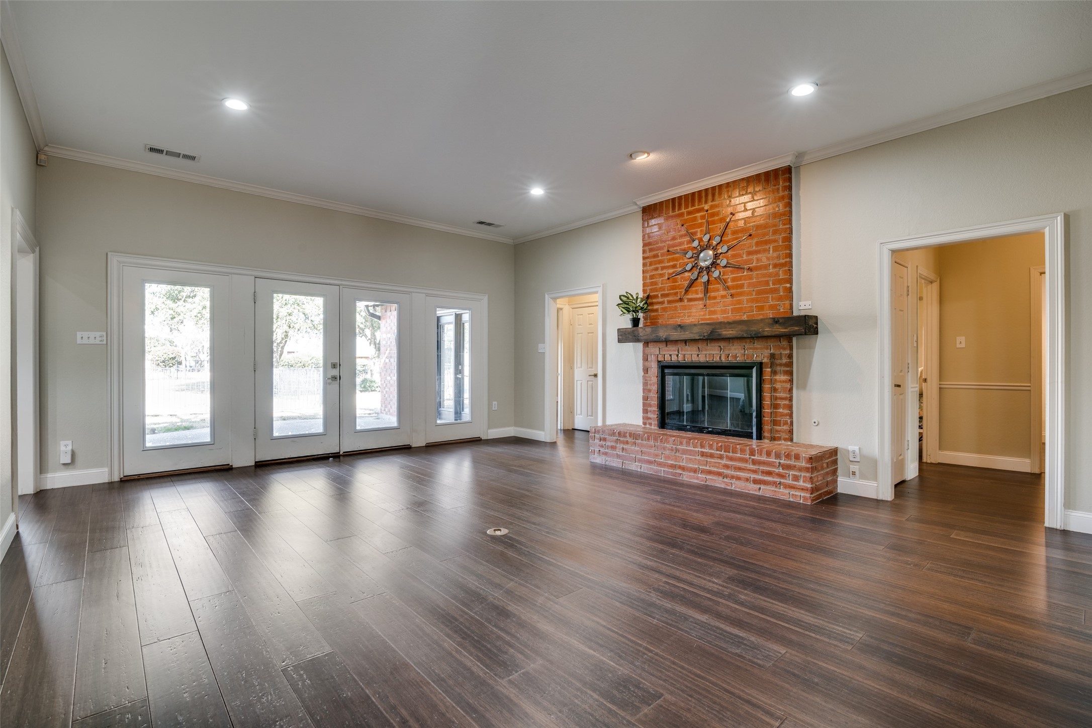 2309 Woodmont Circle