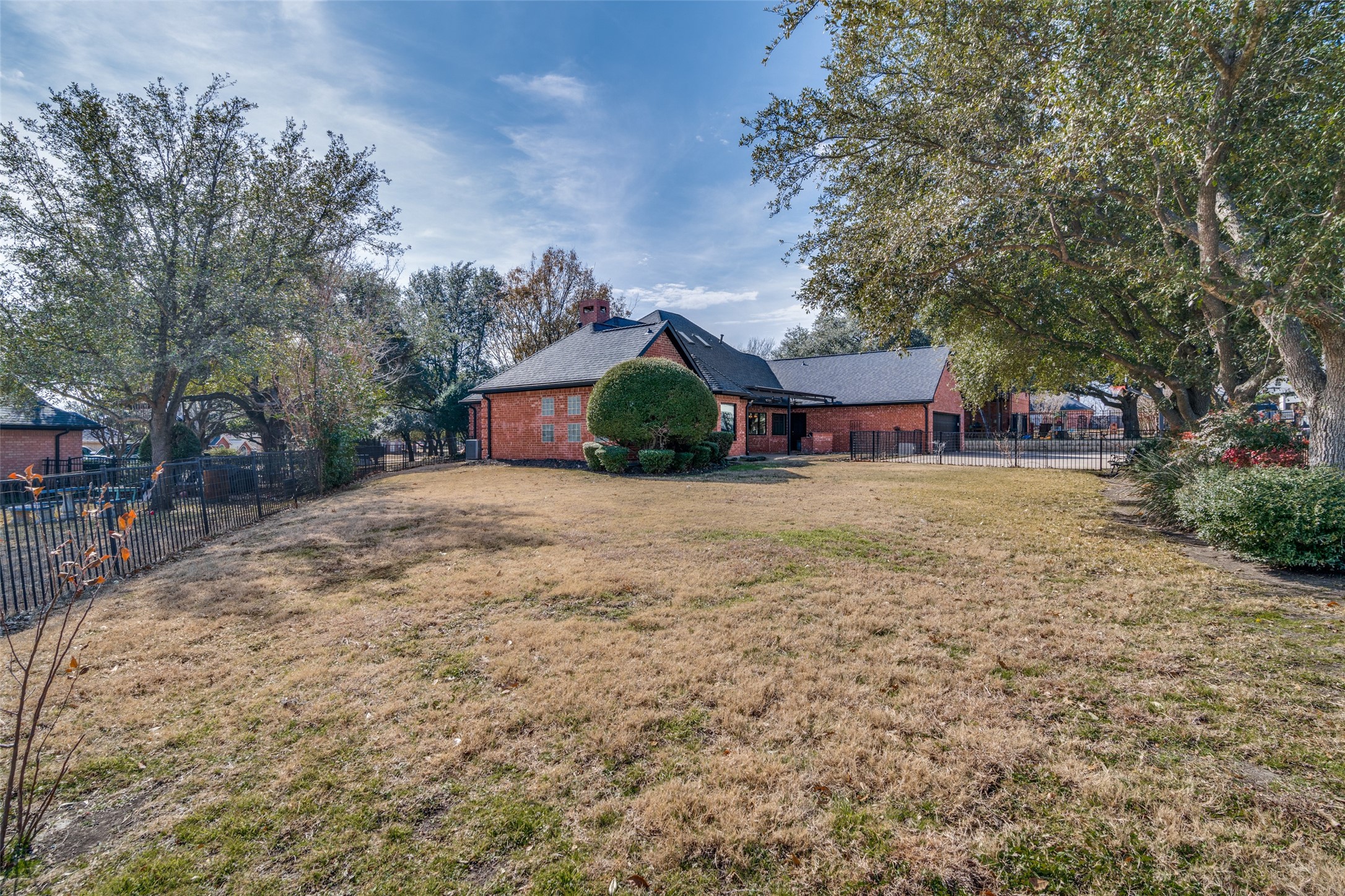 2309 Woodmont Circle