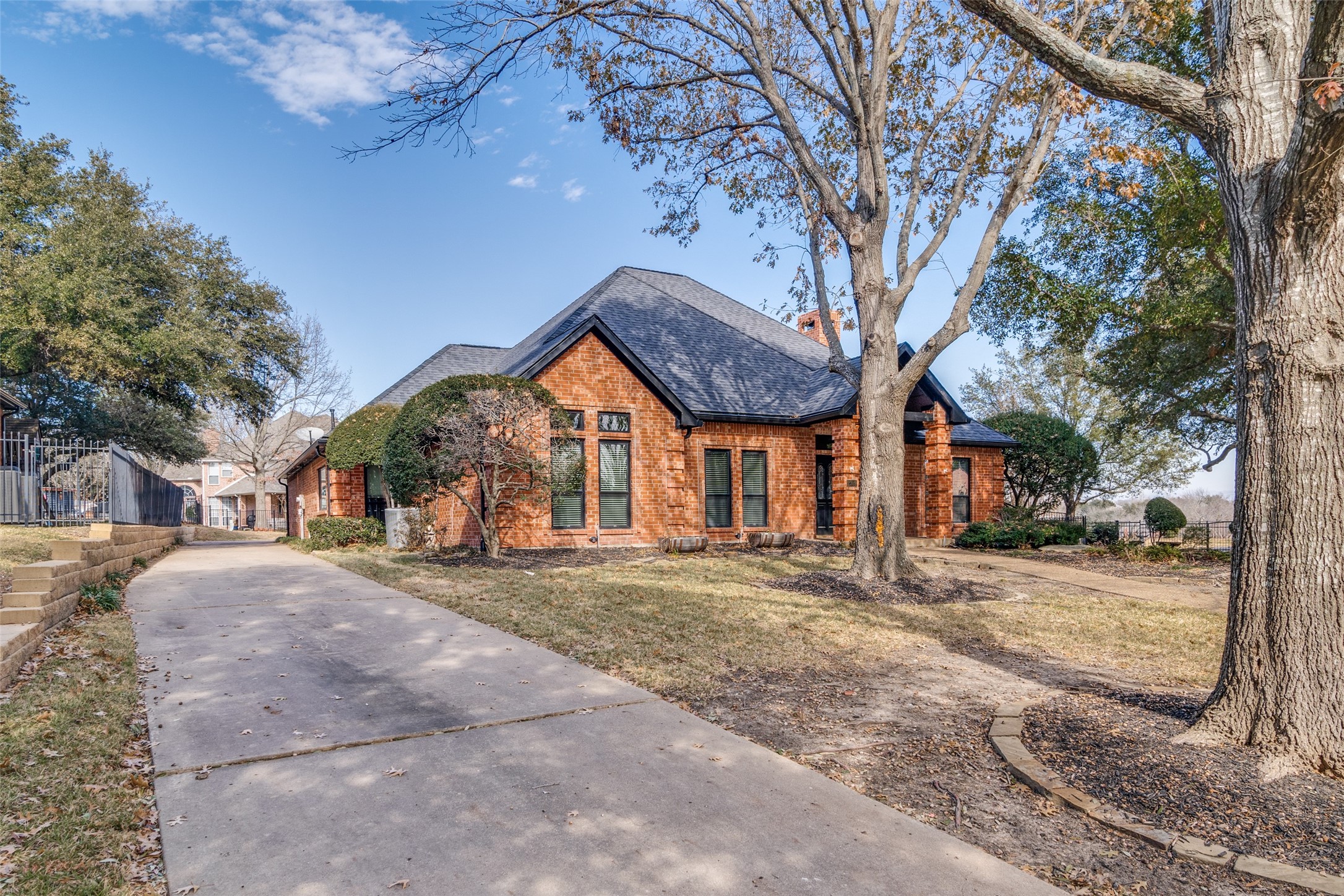 2309 Woodmont Circle