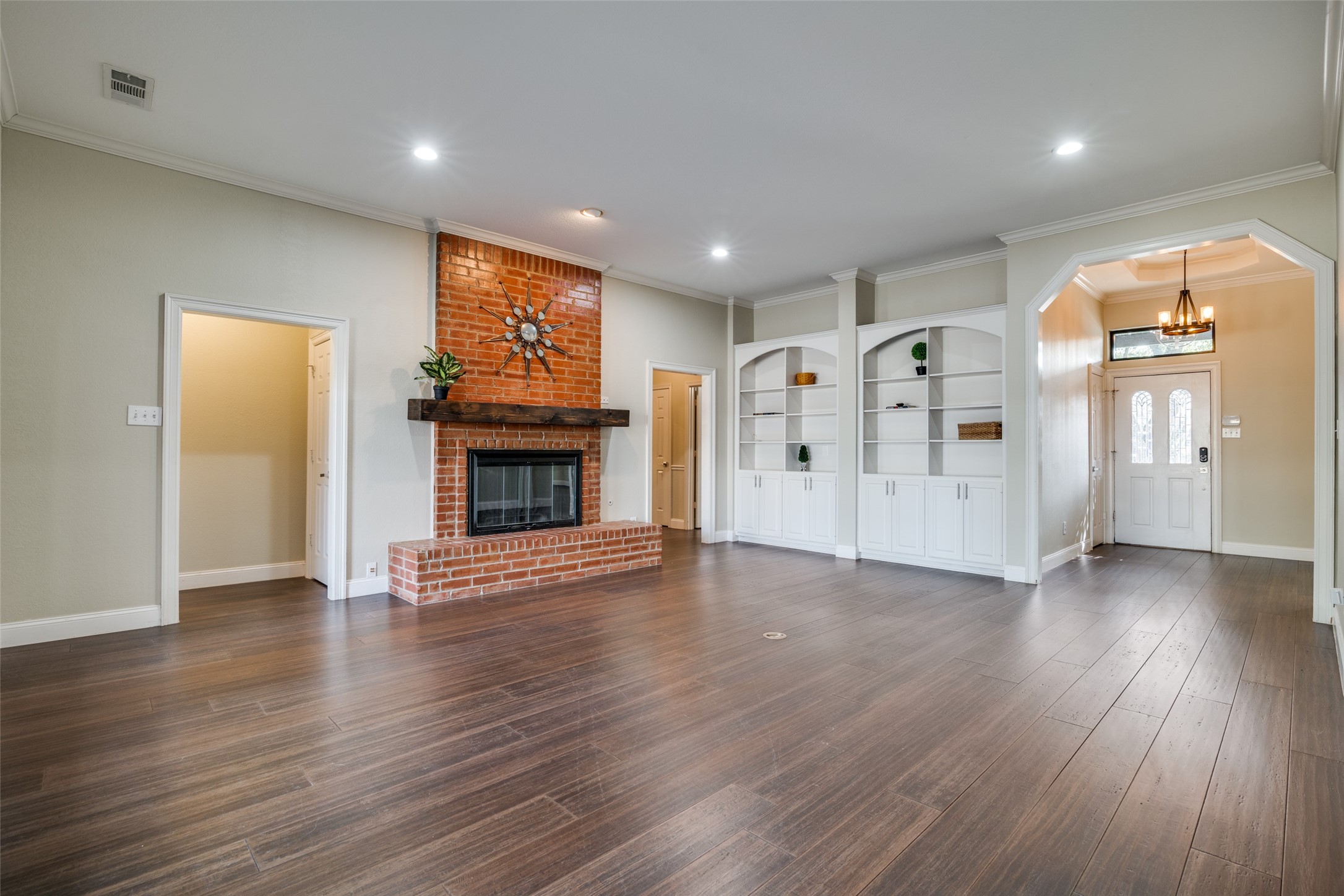 2309 Woodmont Circle