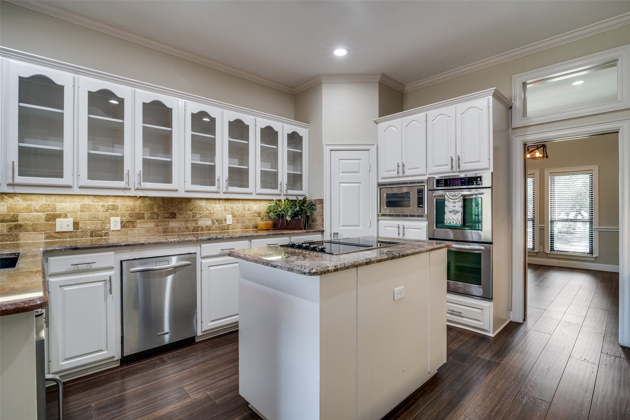 2309 Woodmont Circle