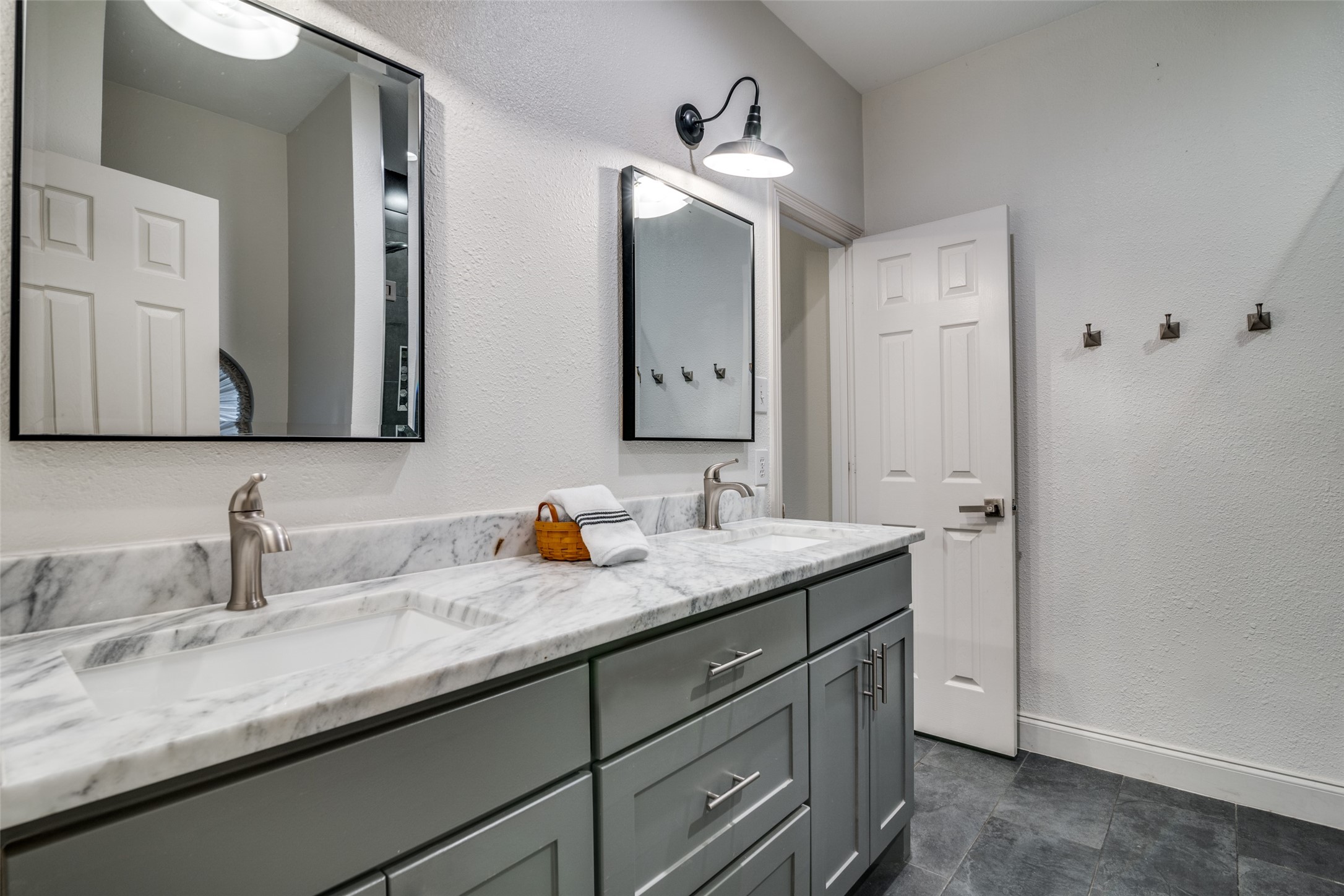 2309 Woodmont Circle