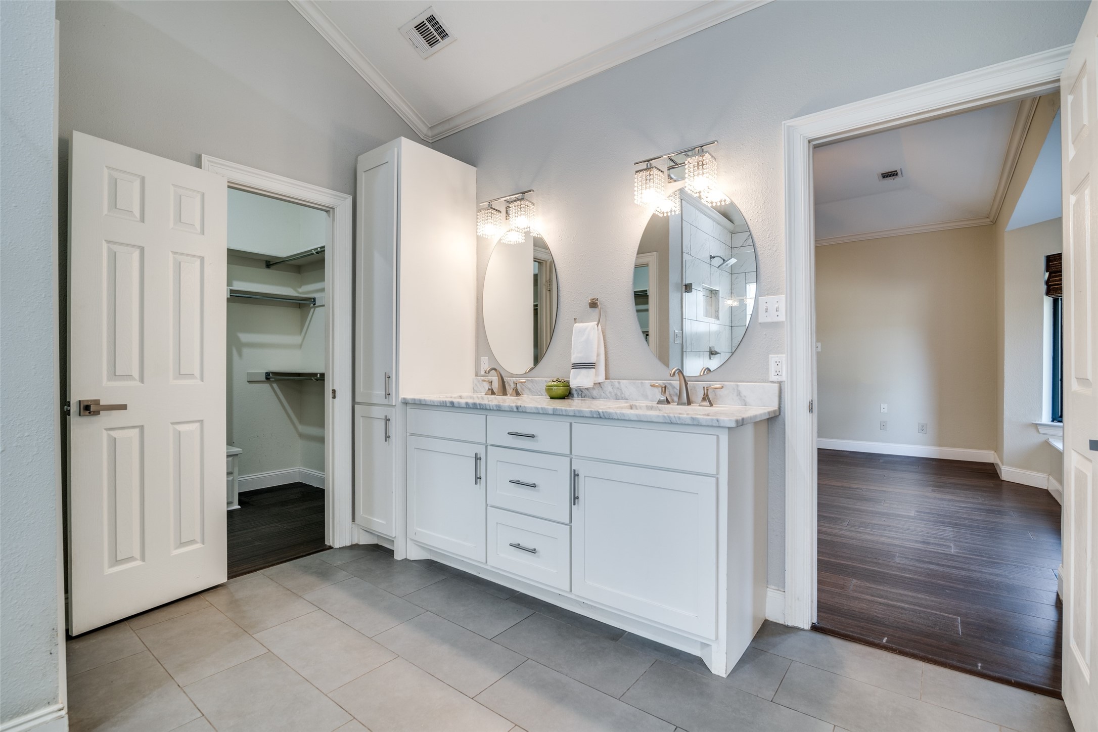 2309 Woodmont Circle