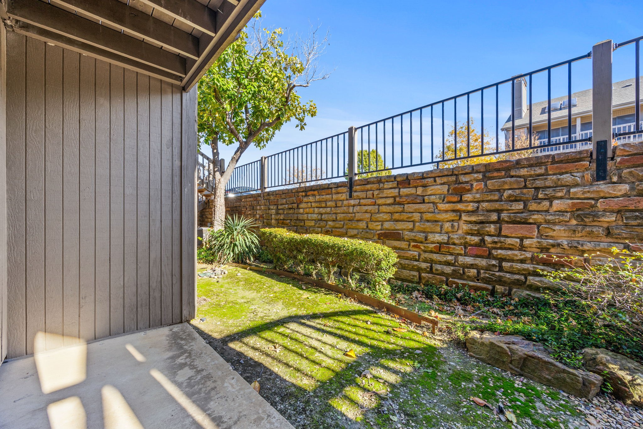 1009 Signal Ridge Place